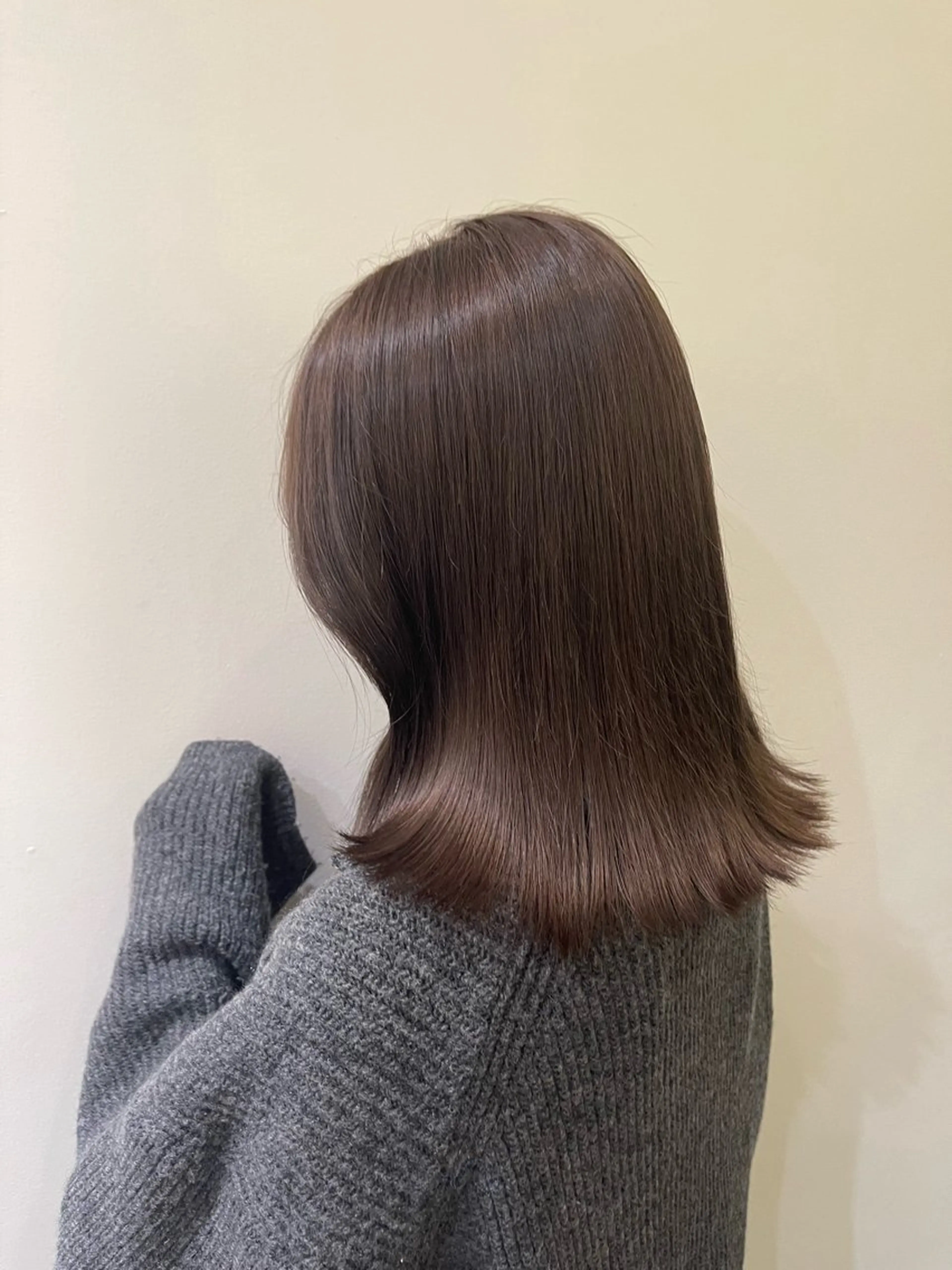 ミディアム 外ハネヘア 蜂須賀🐝縮毛矯正 ストレートパーマのヘアスタイル