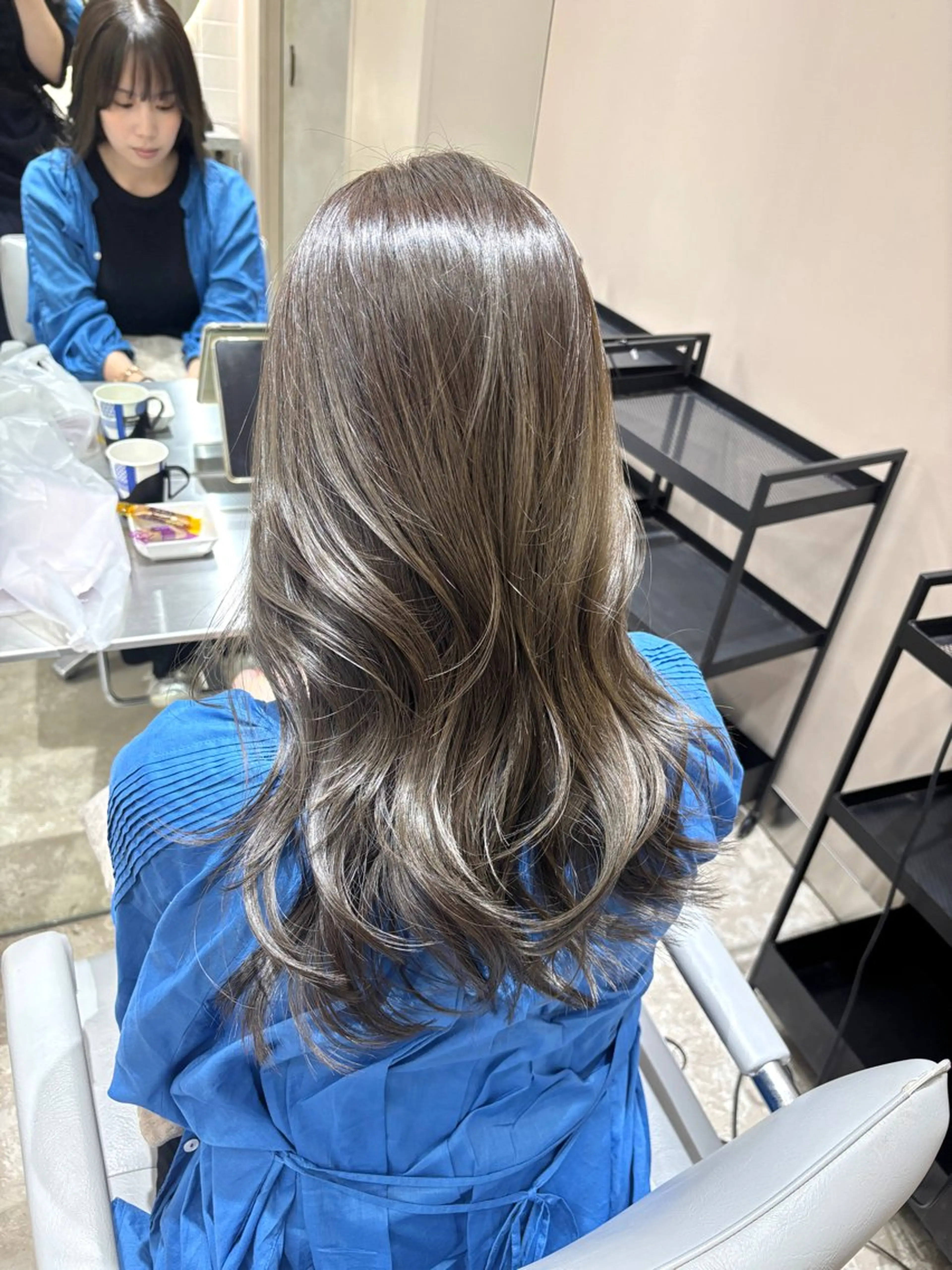セミロング カット ヘアカラー コトネ🫧 韓国風レイヤーカットのヘアスタイル