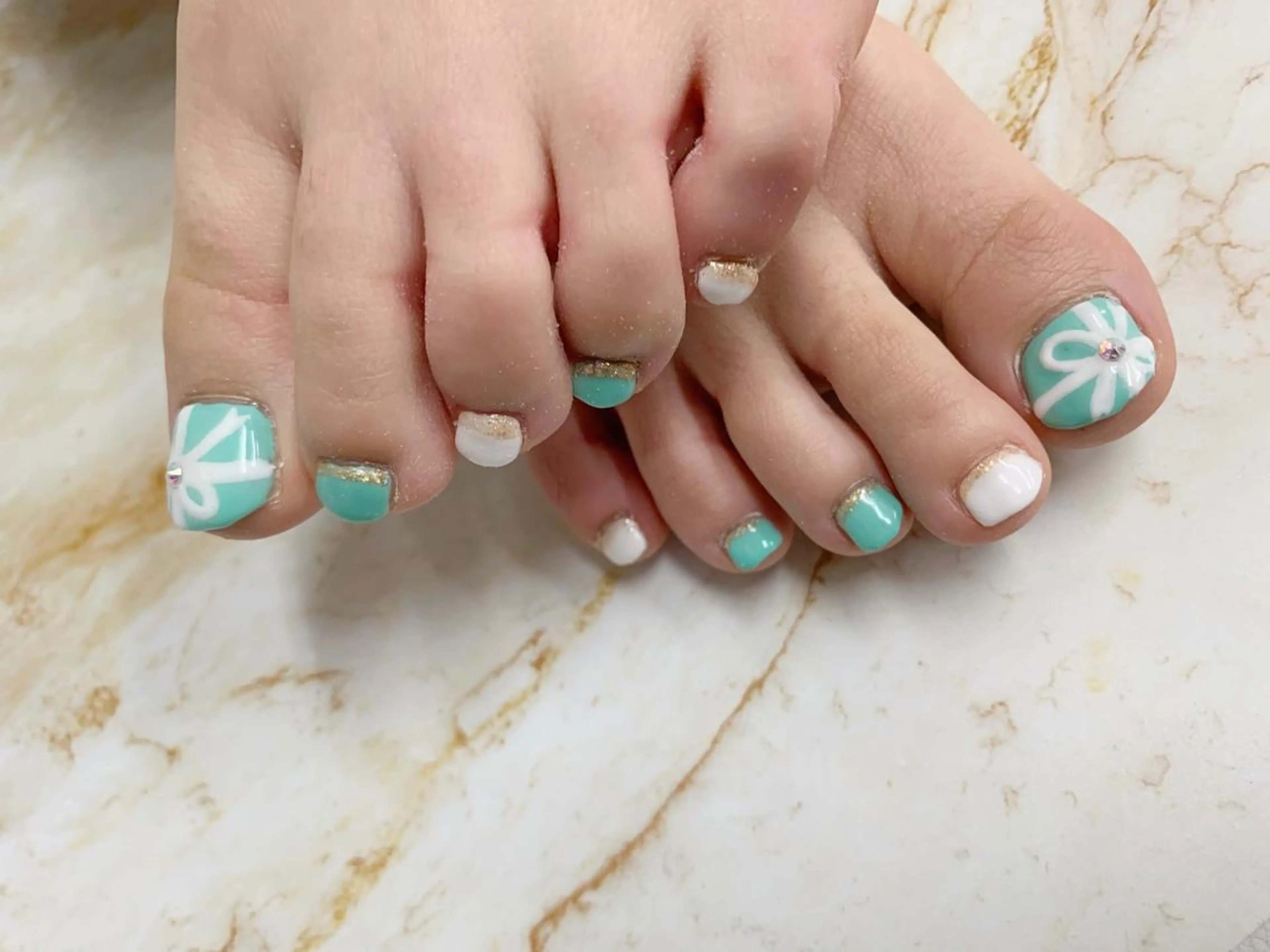 ネイル 指名支持率NO.1 スタイリストのヘアスタイル