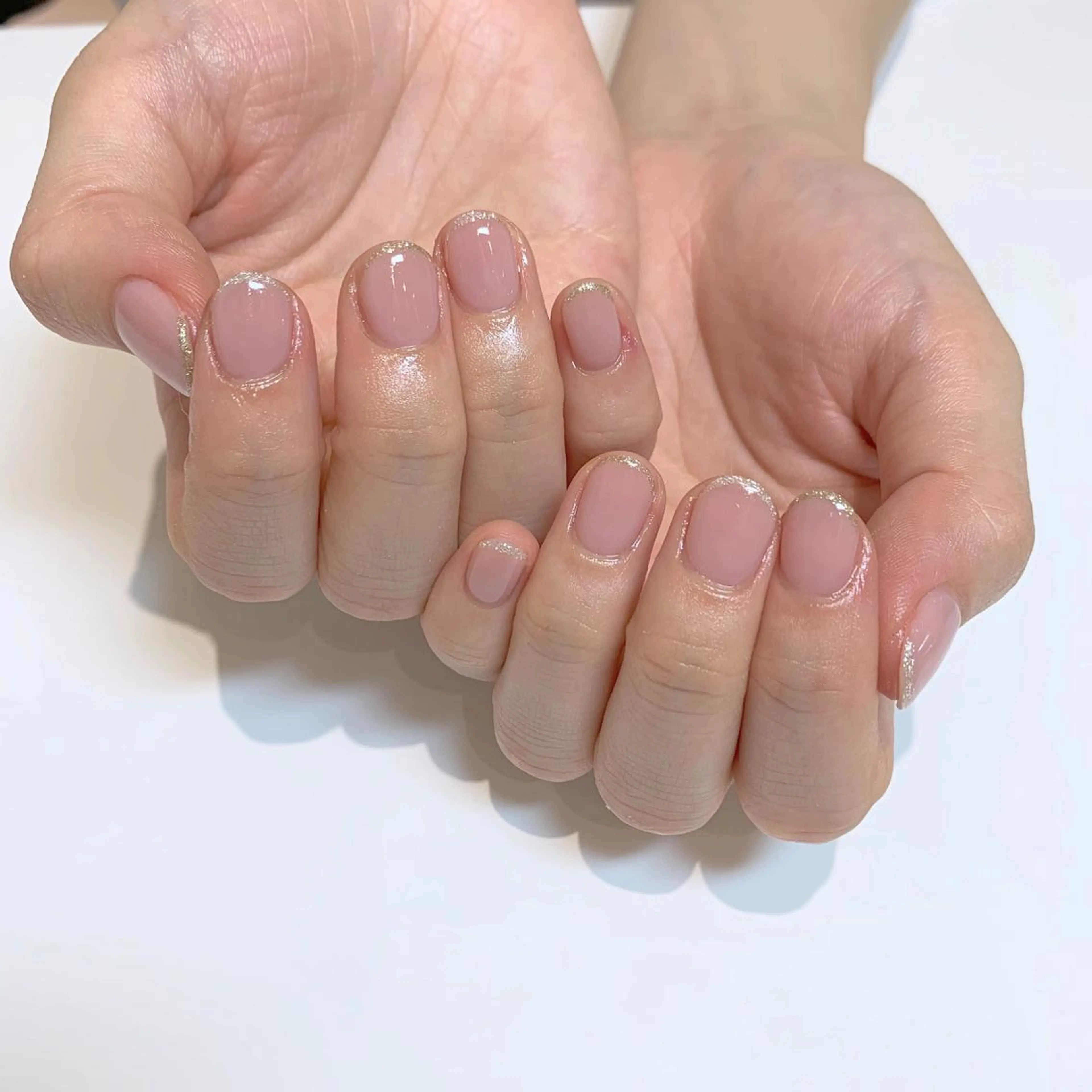 ネイル ゴールド ラメ(グリッター) ワンカラーネイル シルバー Kanon 🤍のネイルデザイン