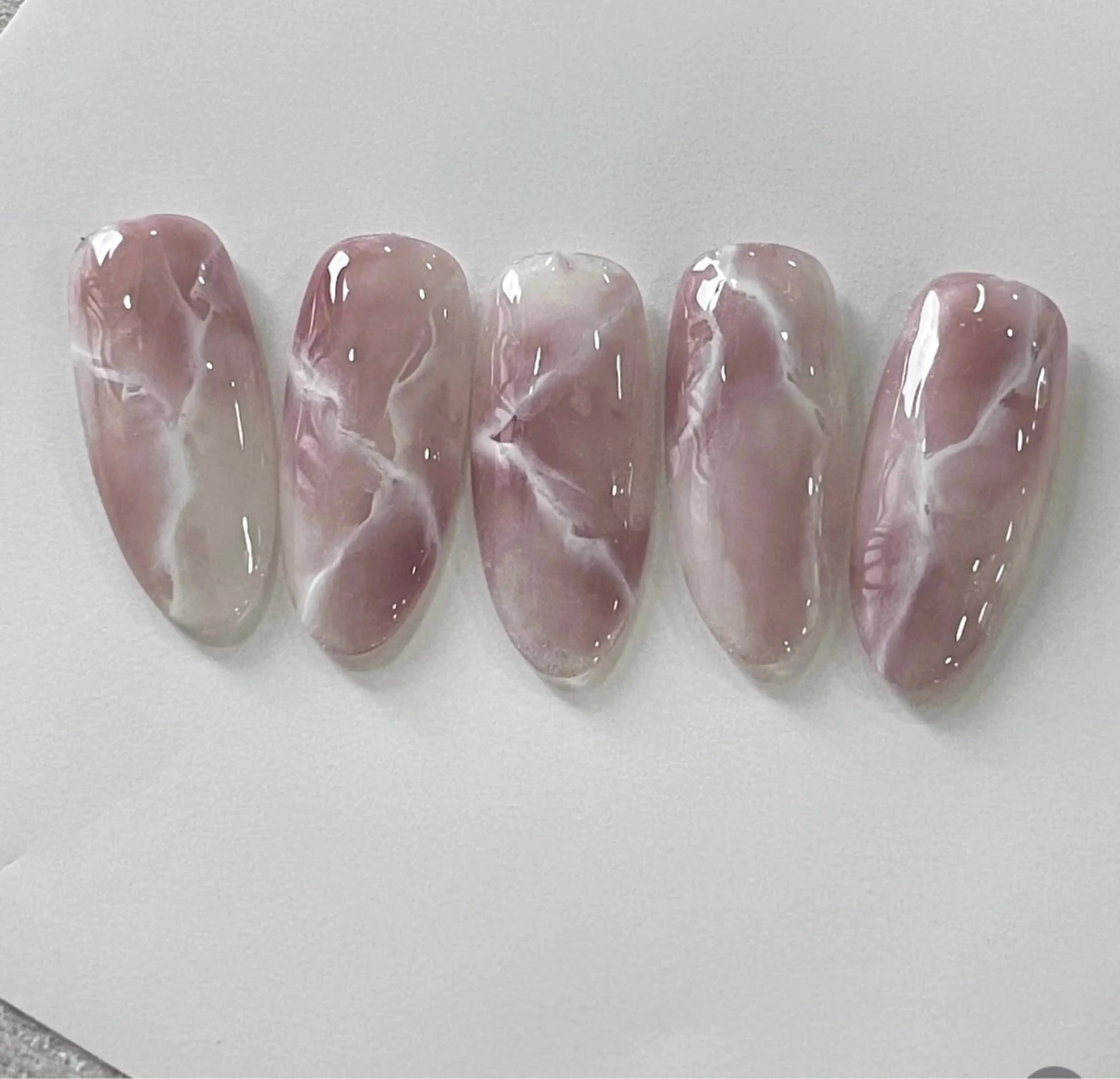 ネイル ハンドネイル Nail room U所属・💖限定専門サロン 今だけチーク💅のネイルデザイン