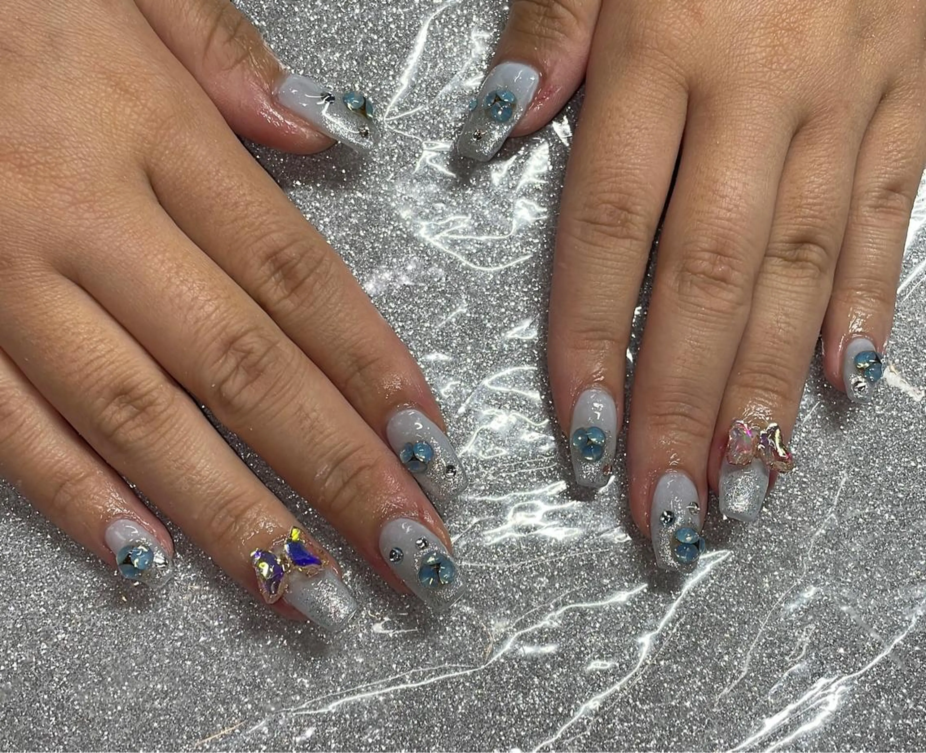 ネイル ハンドネイル VIERU 🌈🎀💖のネイルデザイン