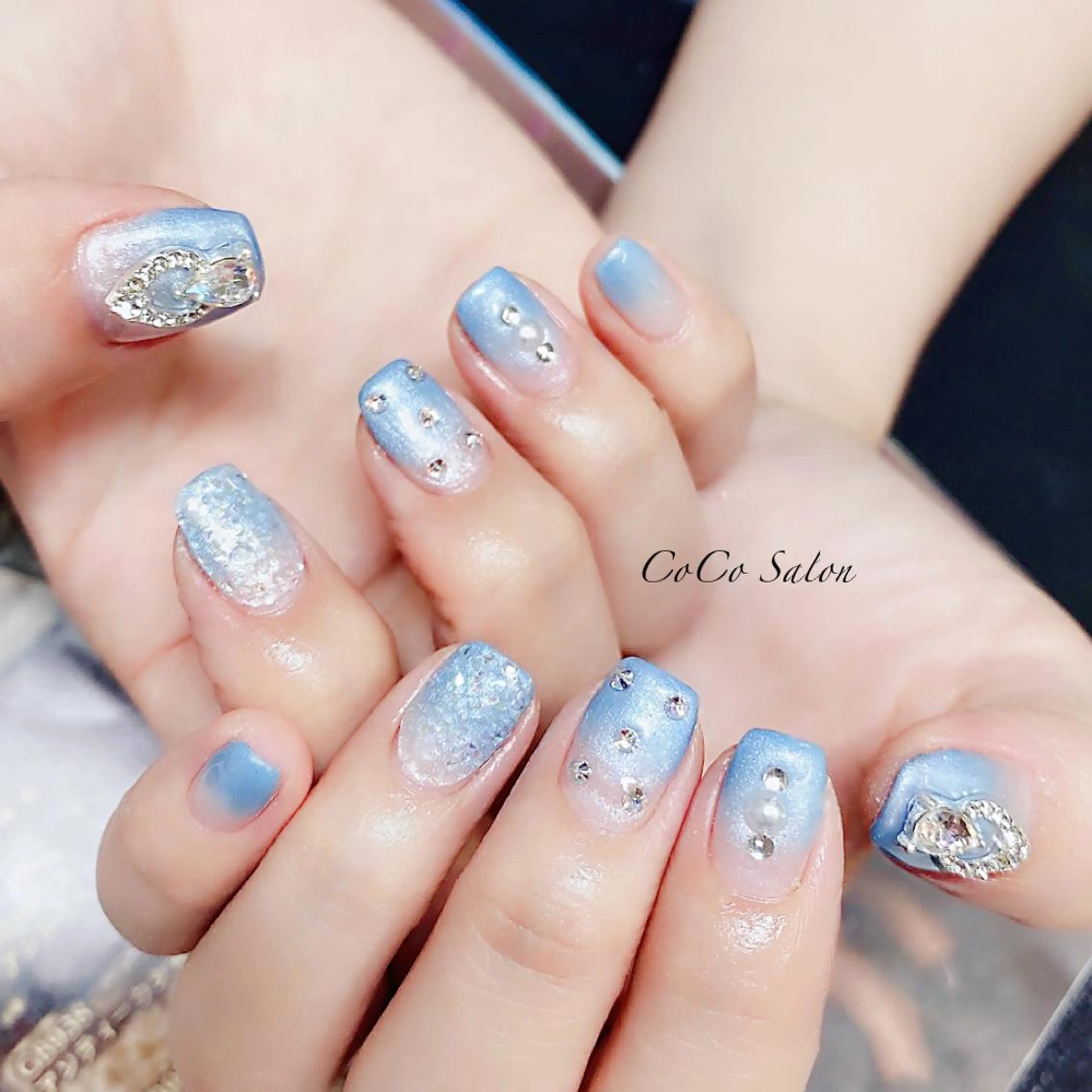 ネイル ブルー 成人式 長さ出し ジェルネイル グラデーション ハンドネイル CoCoSalon ネイル/まつ毛予約のネイルデザイン