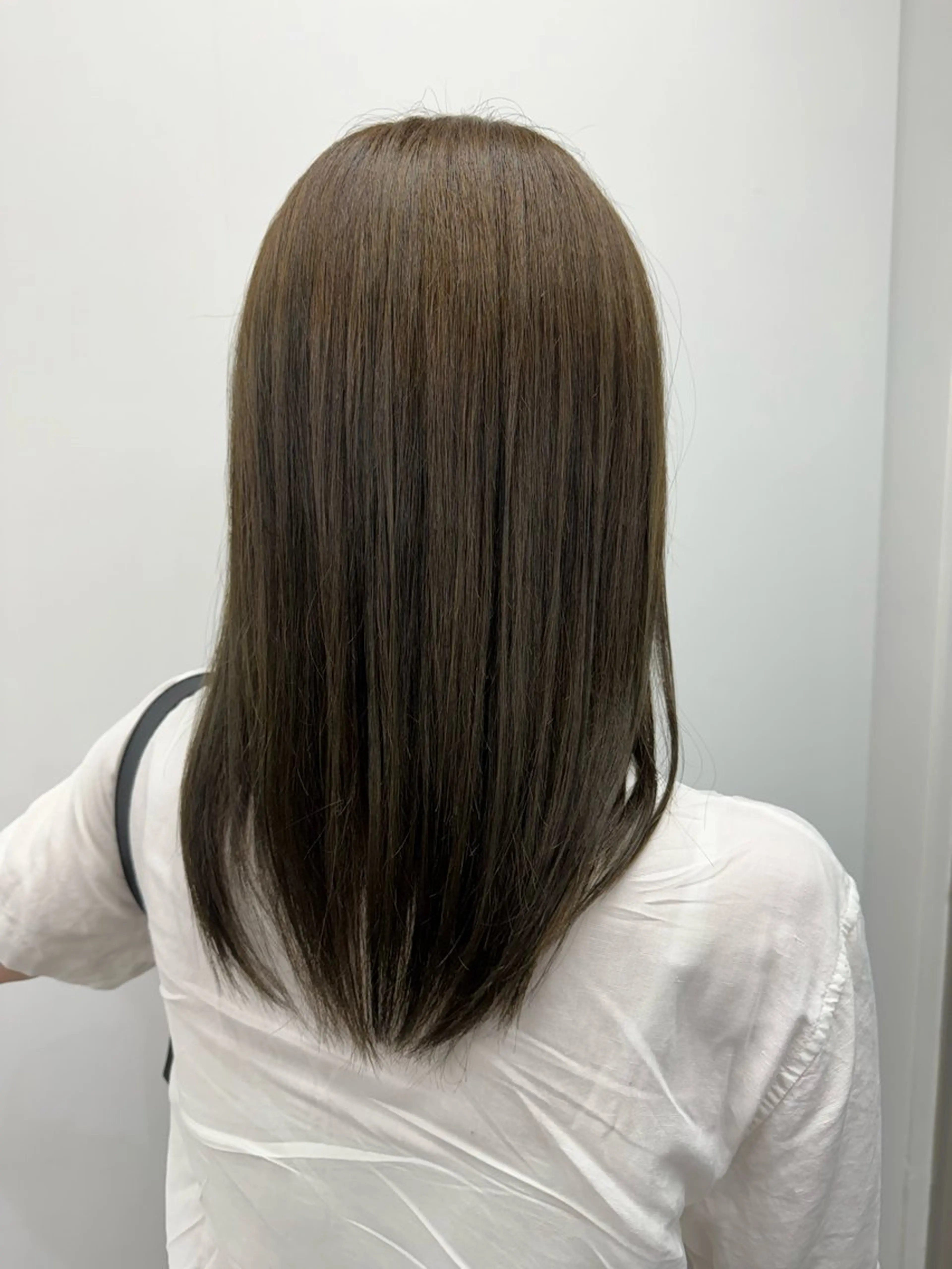 ロング カラー ukaアシスタント 志賀彩子のヘアスタイル