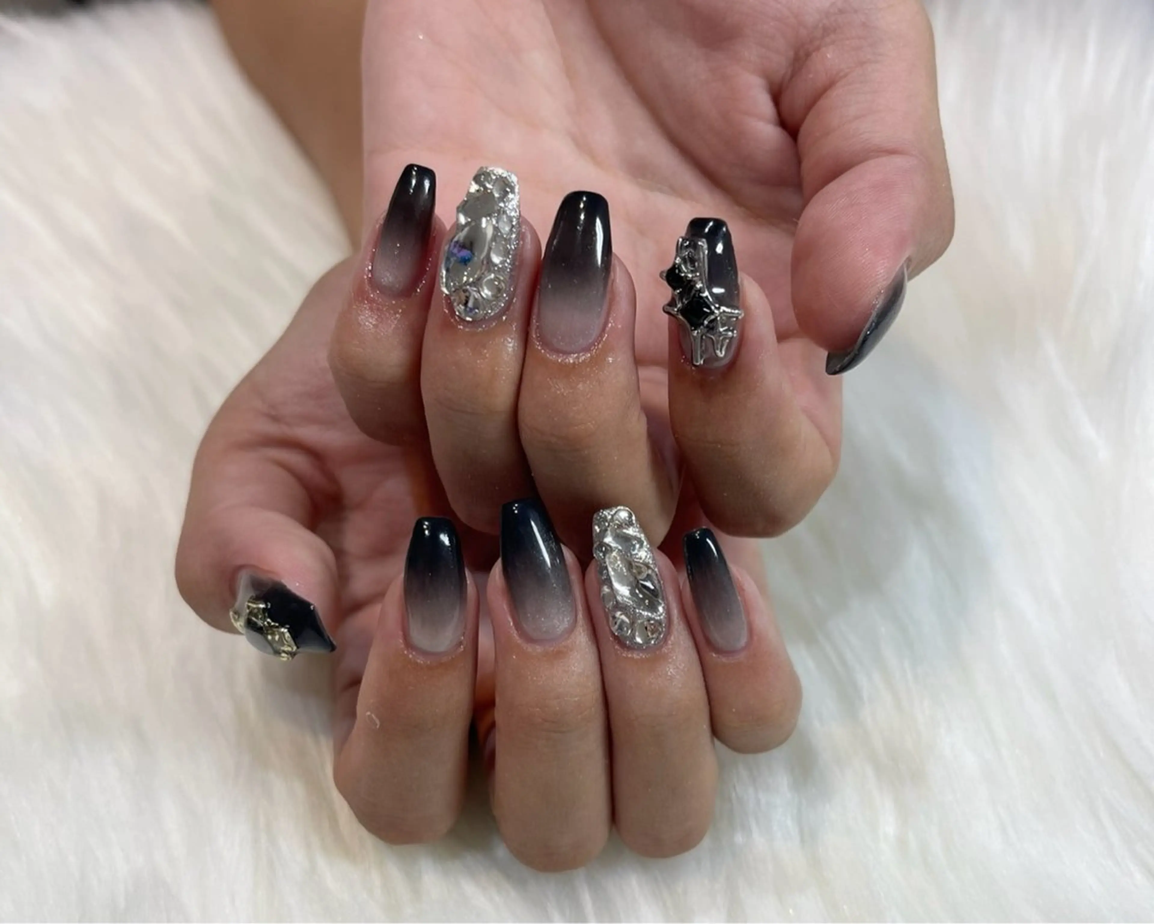 ネイル T-Rich所属・高野 沙玖良のネイルデザイン