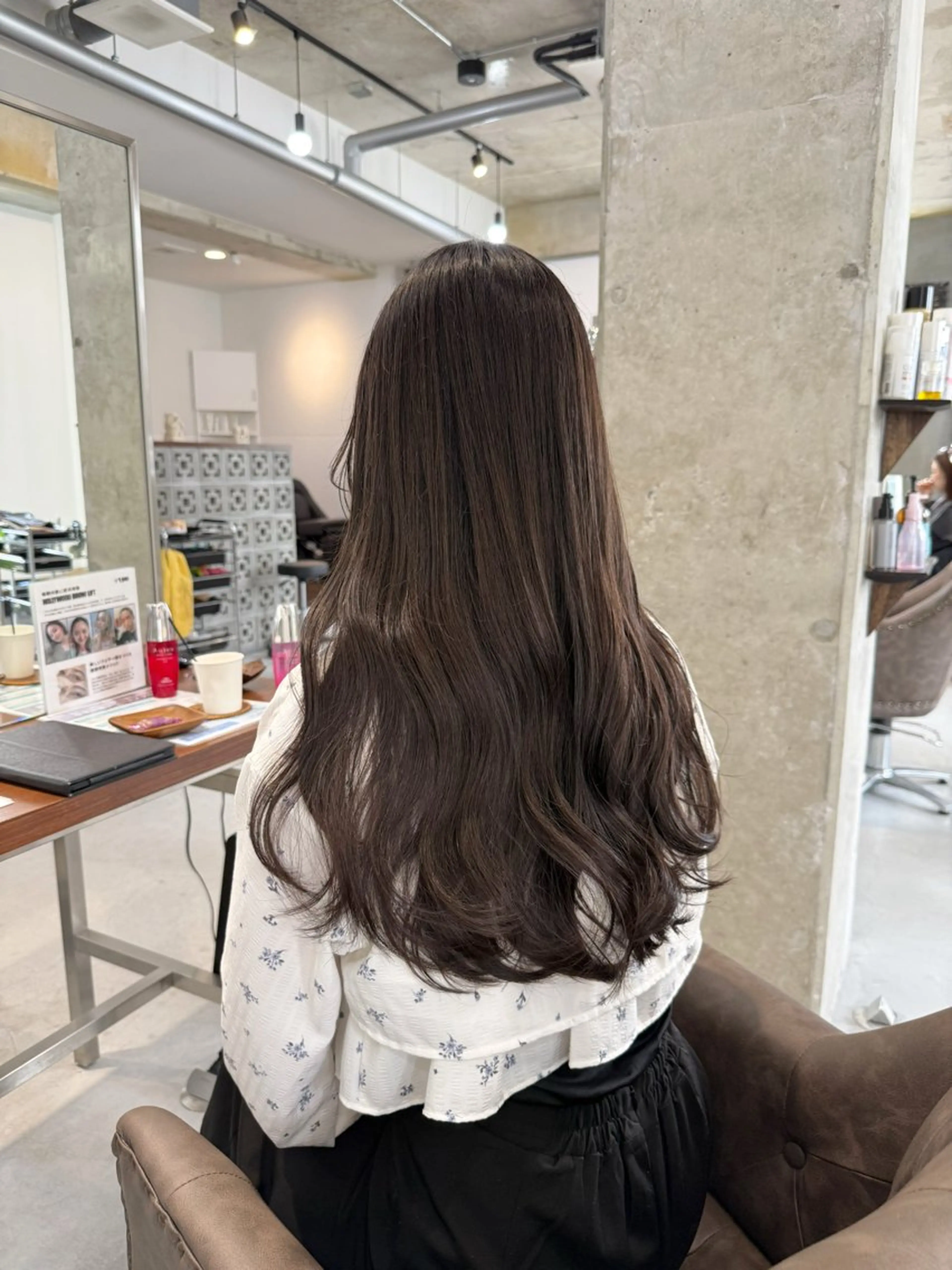 ロング カラー ブラウンカラー カット ヘアカラー カイリ /レイヤーカットのヘアスタイル