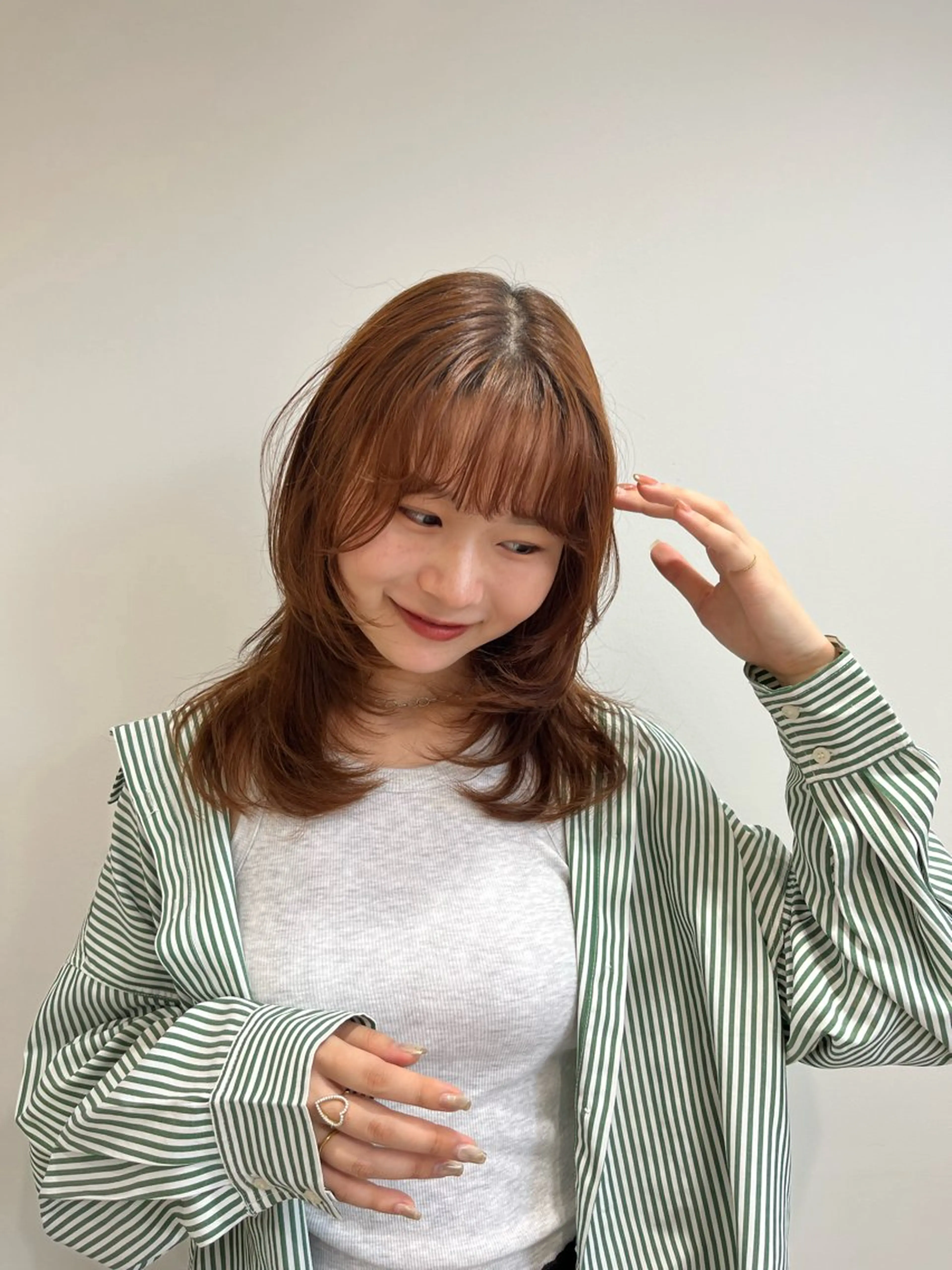 セミロング レイヤーカット ヘアカラー ♥️透明感×抜け感 ベージュ/佑珠♥️のヘアスタイル