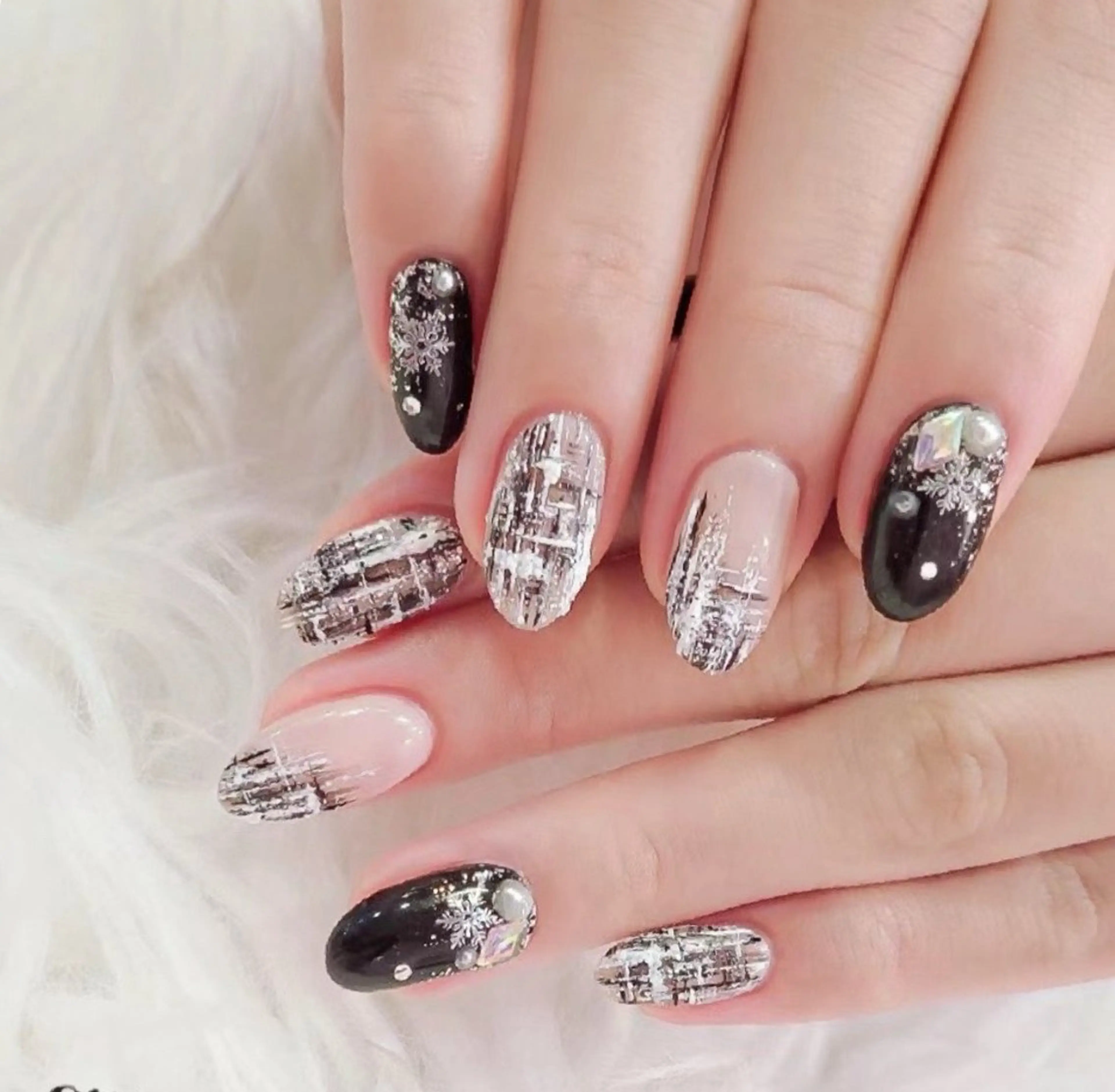 ネイル pink ladyサロン所属・べ にのネイルデザイン