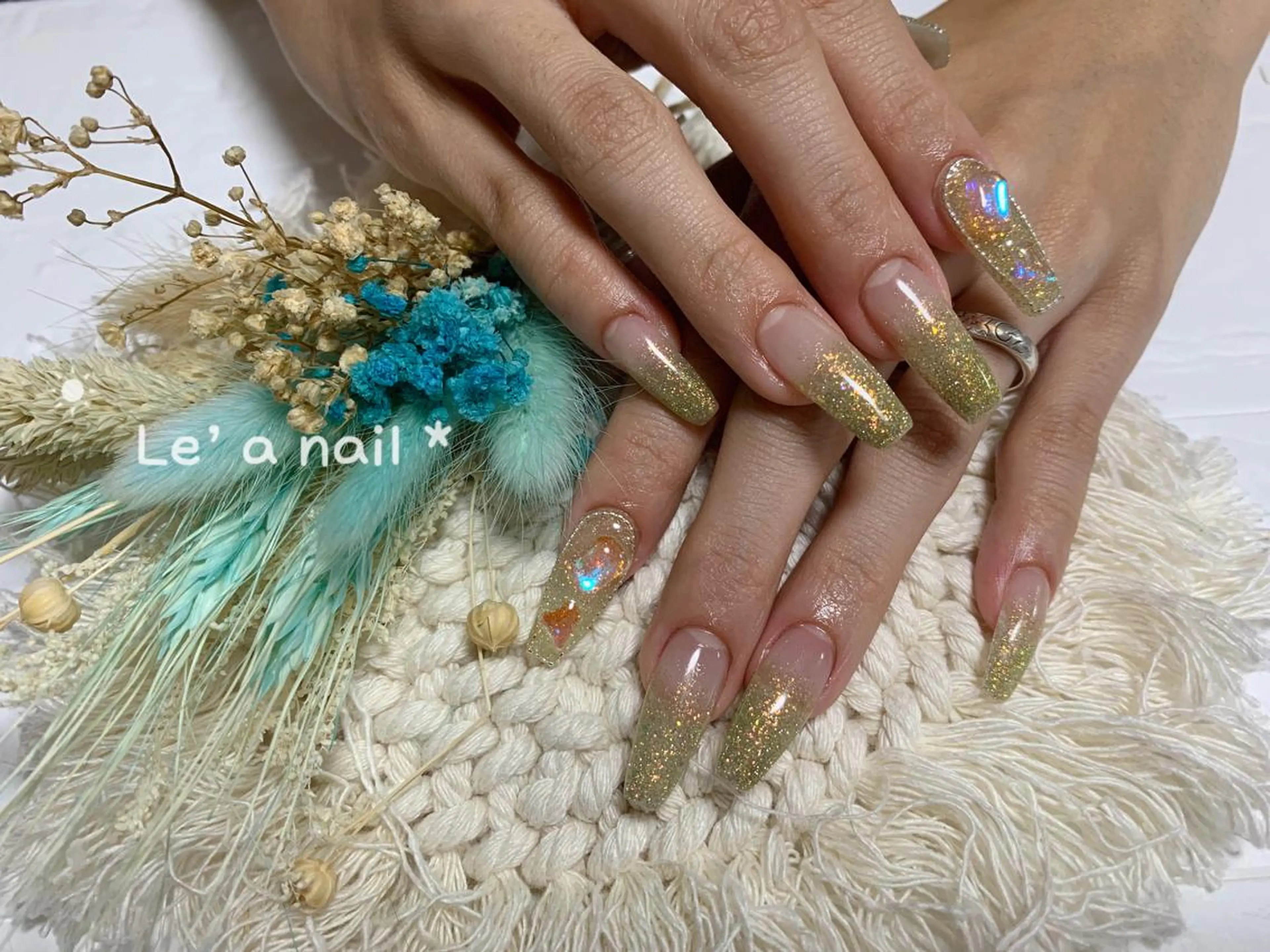 セミロング カラー ネイル Lea NAILsalon所属・Le’a NailSalonのネイルデザイン