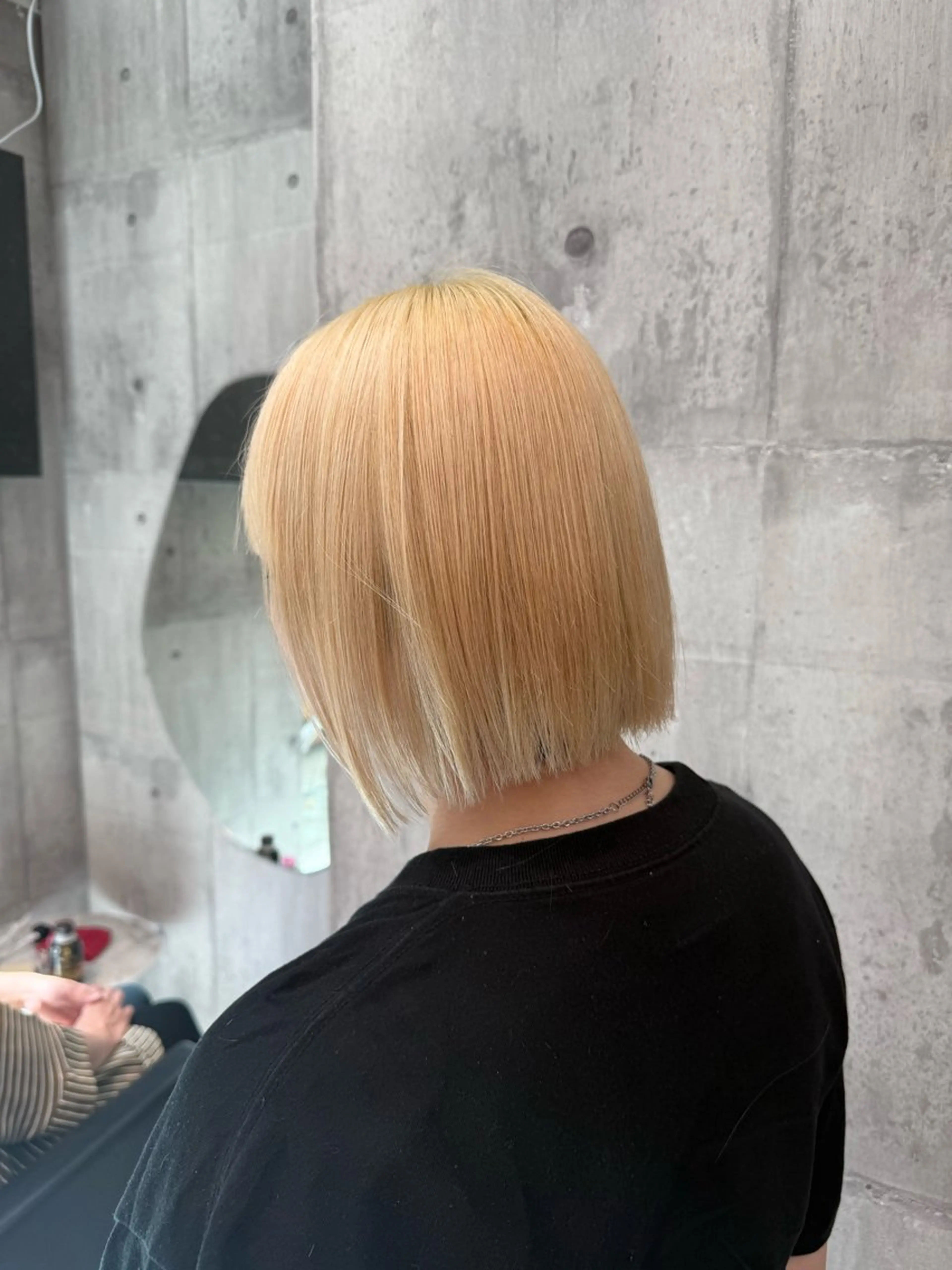 ミディアム カラー ヘアアレンジ ハイトーンカラー ハッシュカット レイヤーカット ウルフカット 複雑履歴修正/ ハイトーン職人/拓真のヘアスタイル