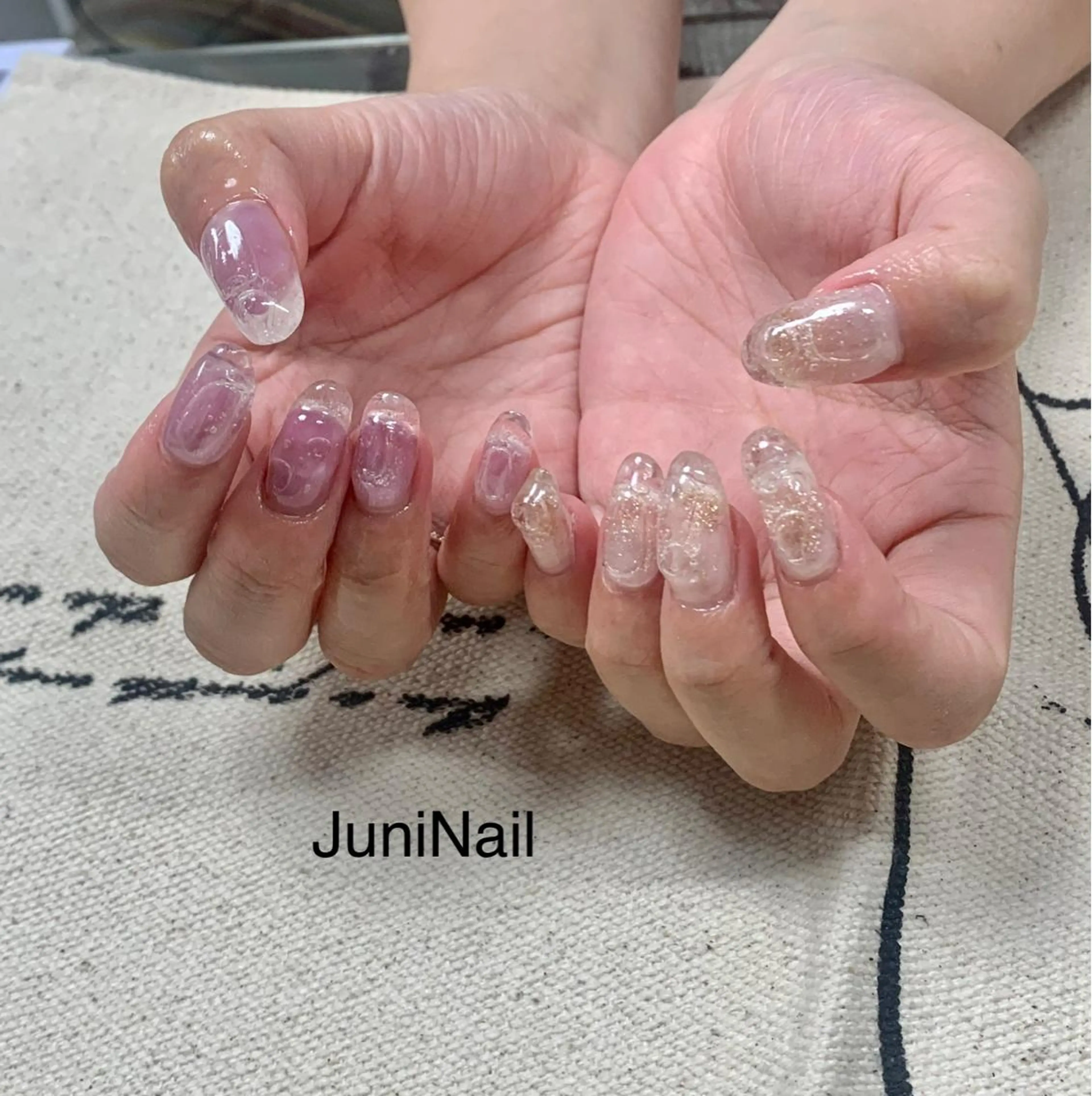 ネイル オーロラネイル クリアネイル 成人式 フラッシュネイル 氷ネイル・うるうるネイル ハンドネイル JuniNail 주니네일🇰🇷suのネイルデザイン