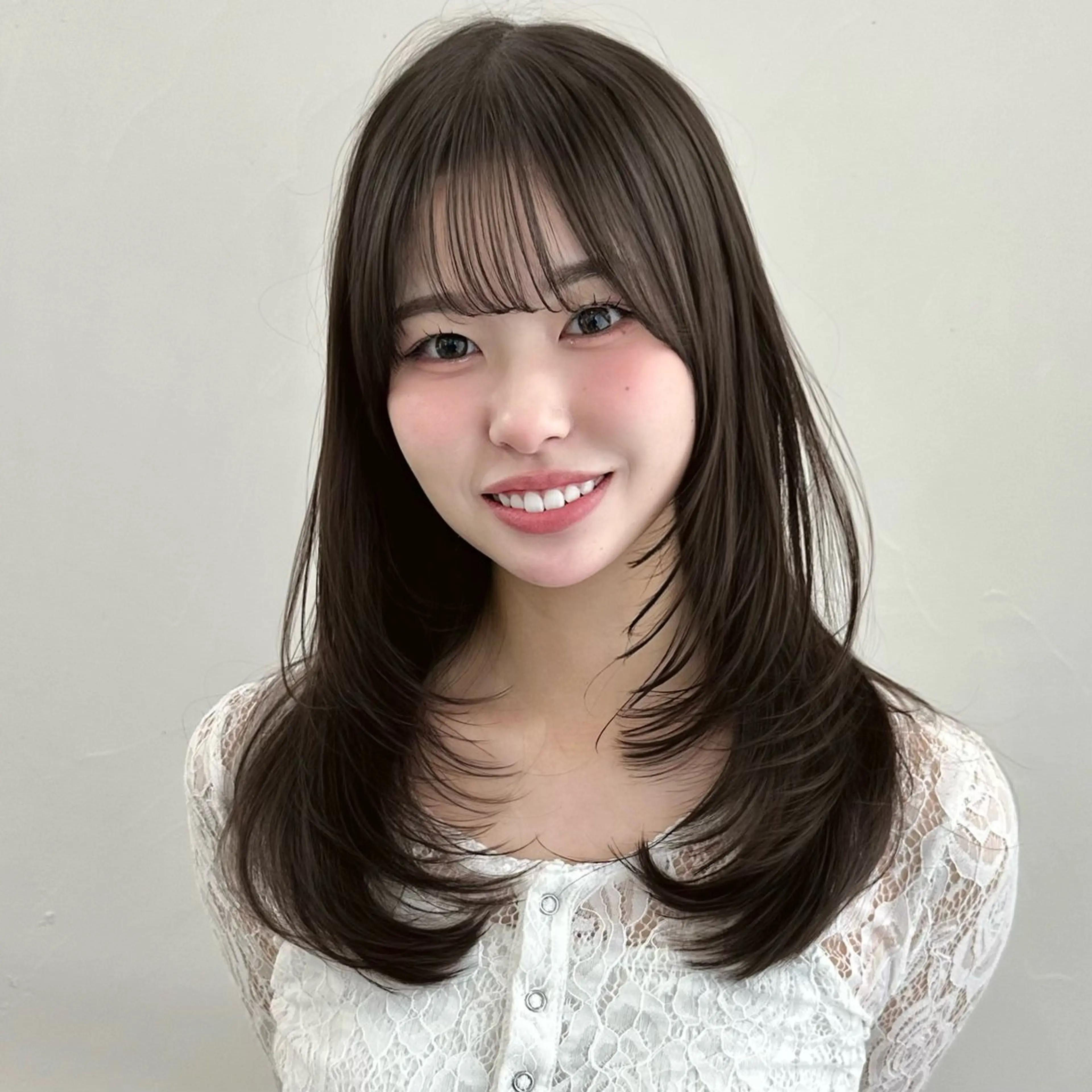 セミロング 🌹ハッシュカット、 レイヤー韓国ヘア🌹のヘアスタイル