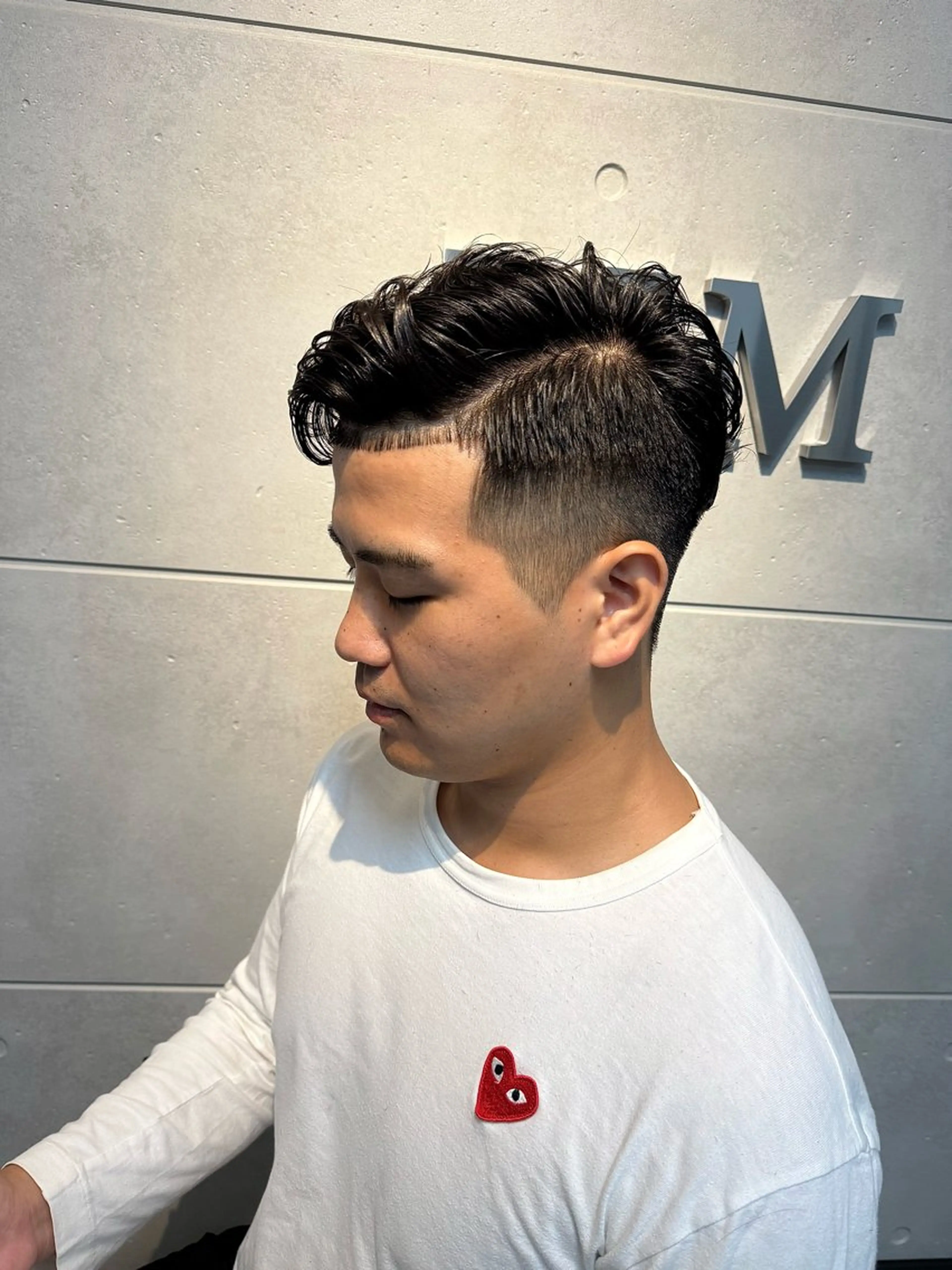 ミディアム パーマ メンズ ミディアムパーマ ビジネス メンズパーマ 刈り上げ かきあげバング LIM Men's hair所属・吉川 昌志のヘアスタイル