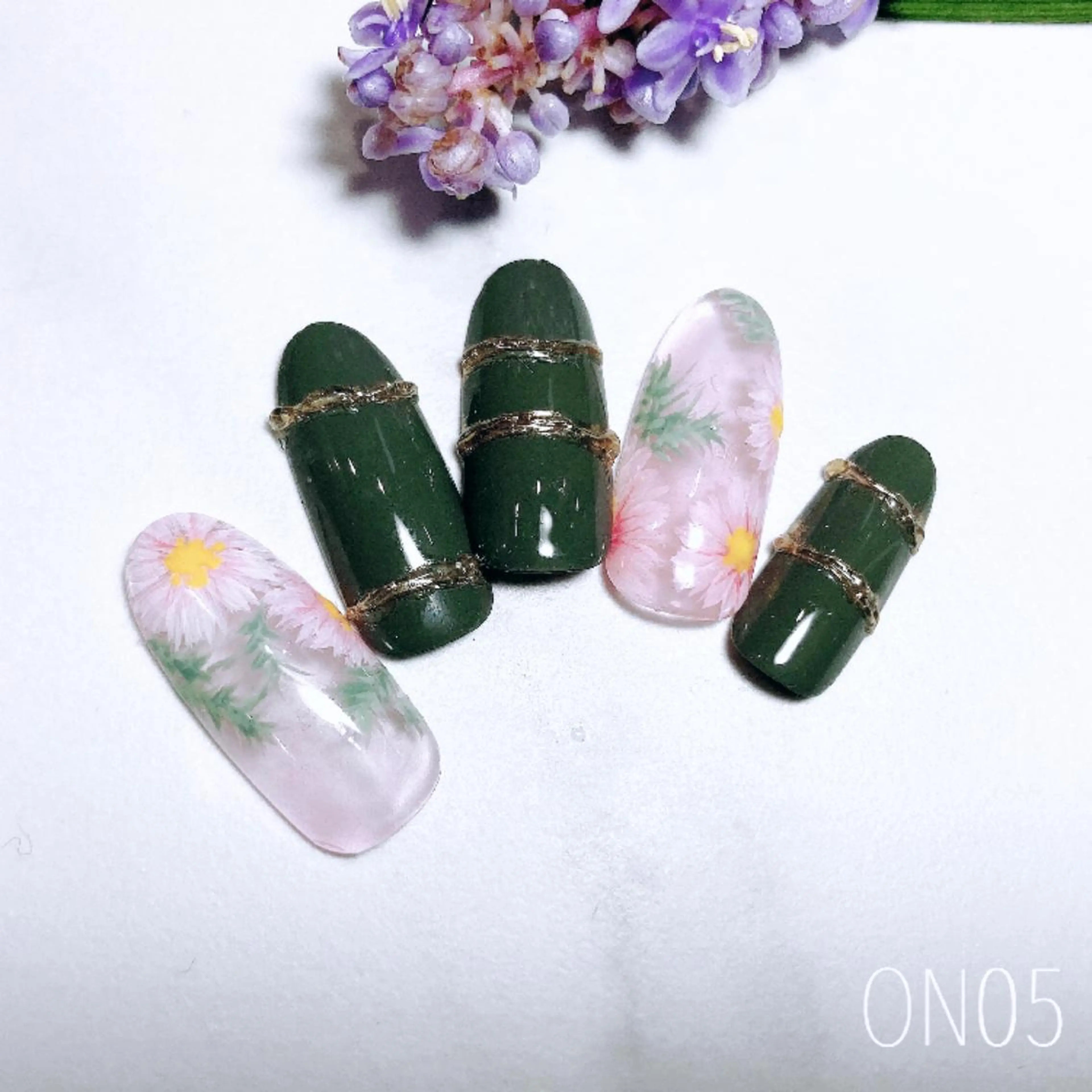 ネイル 園 寛子 （ネイリスト）のネイルデザイン