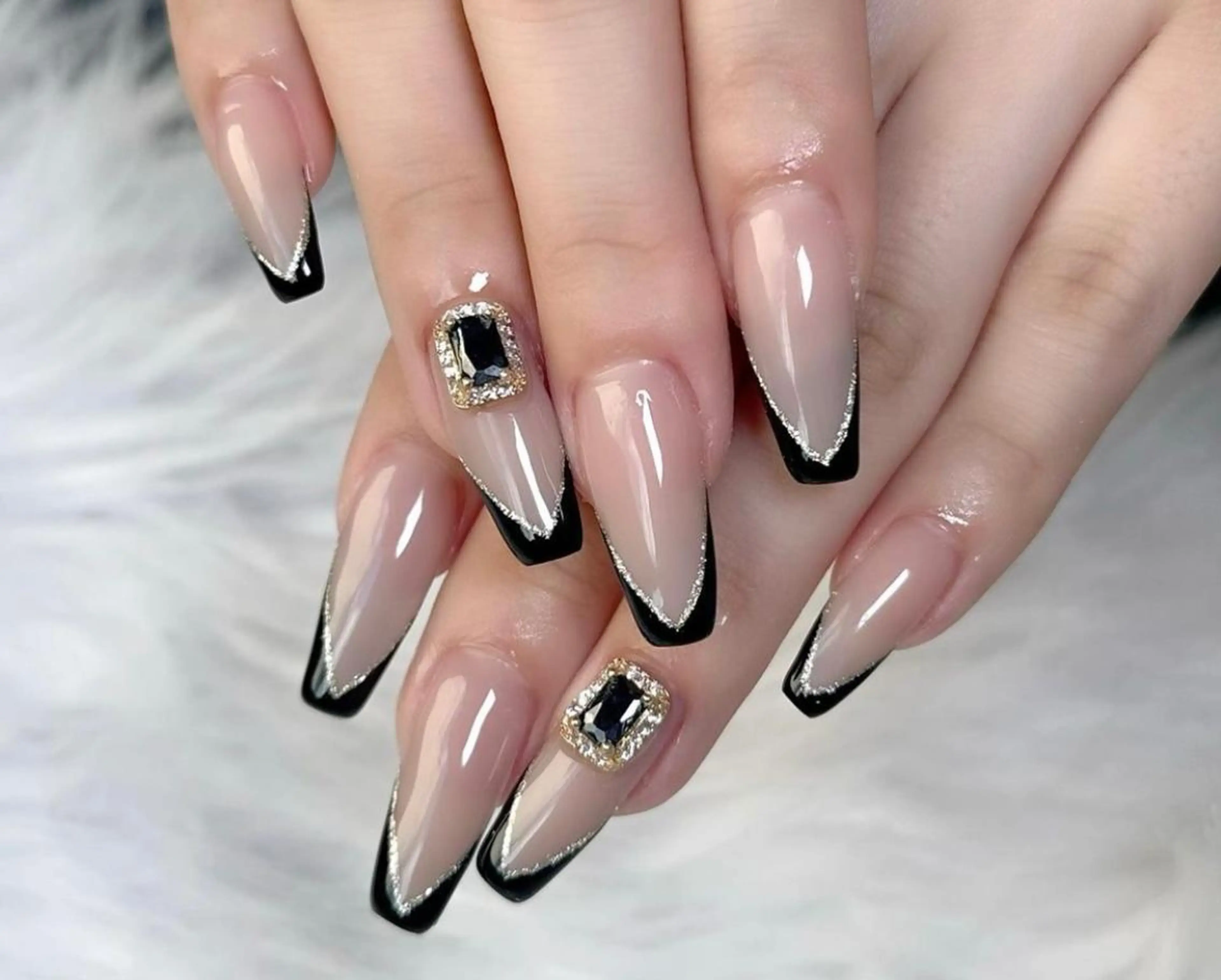 ネイル アイブロウ 眉カラー 眉毛ワックス脱毛 桜ネイル クリアネイル 長さ出し 大塚眉毛|ハンドケア |肌管理の眉毛・アイブロウイメージ