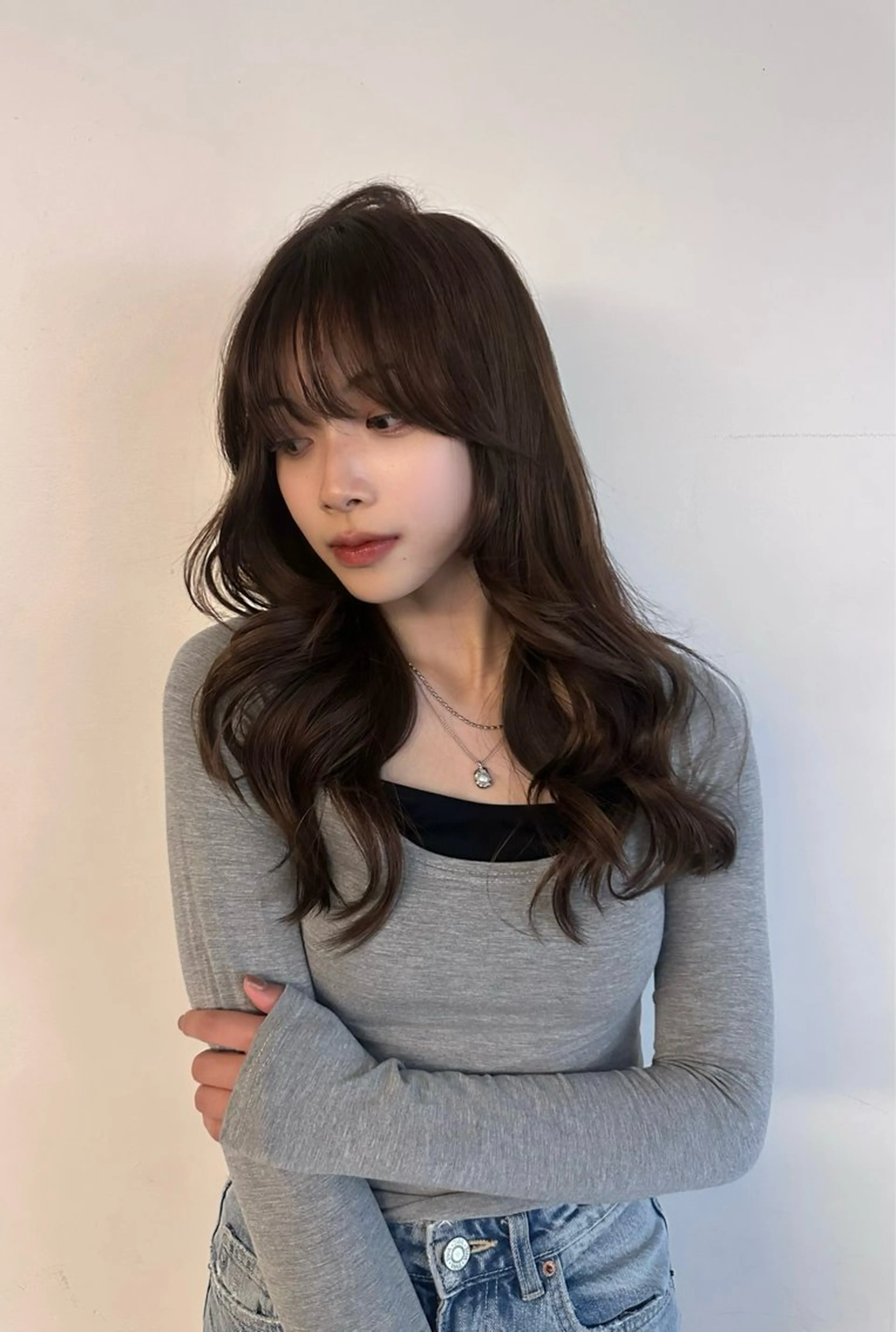 セミロング 𝐍𝐎𝐑𝐀 𝐇𝐀𝐈𝐑 𝐒𝐀𝐋𝐎𝐍所属・中嶋蓮 透明感カラー韓国ヘアのヘアスタイル