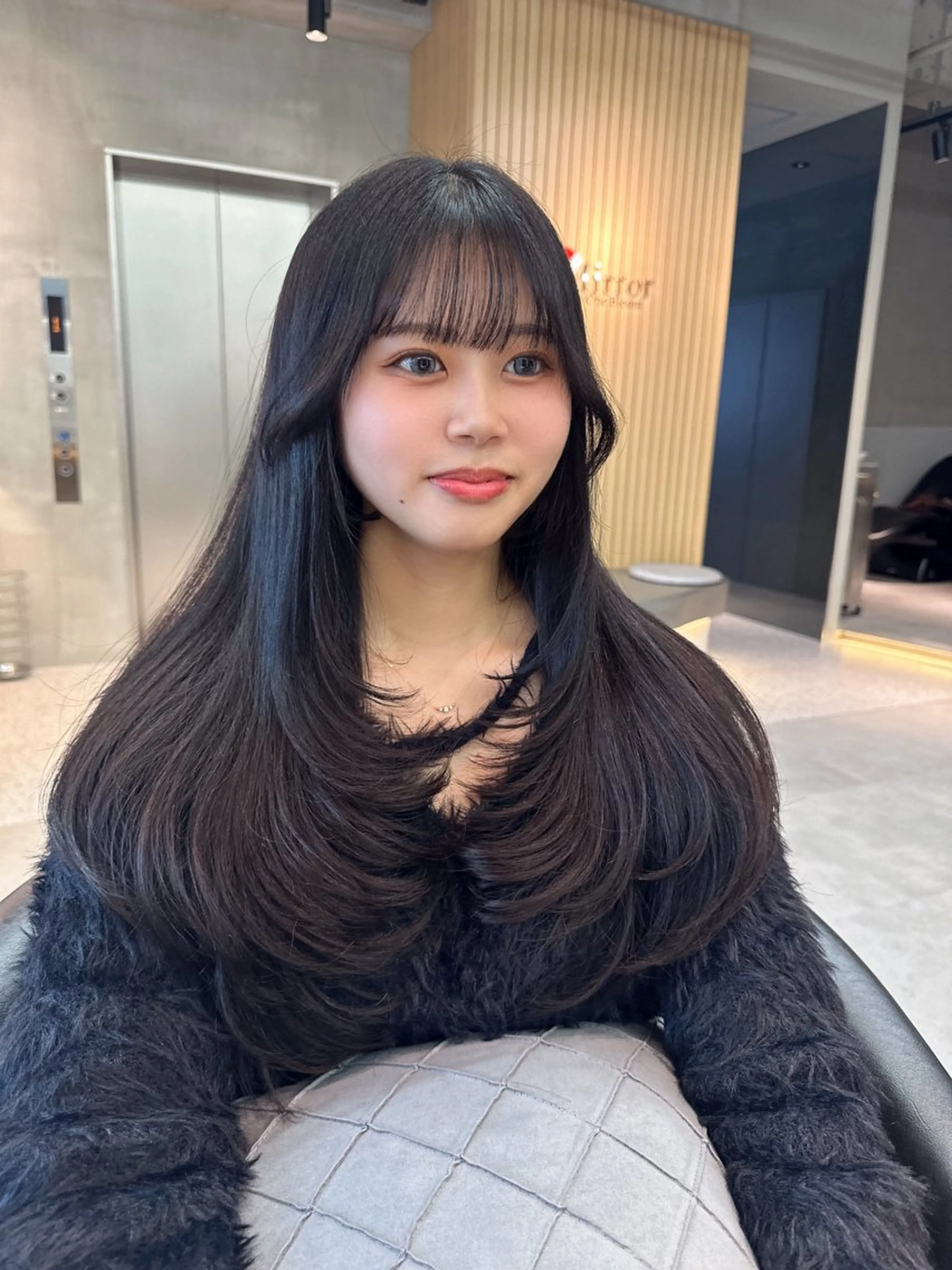 ロング カット ヘアカラー トリートメント ✨髪質改善特化✨副 店長椎葉信乃介のヘアスタイル