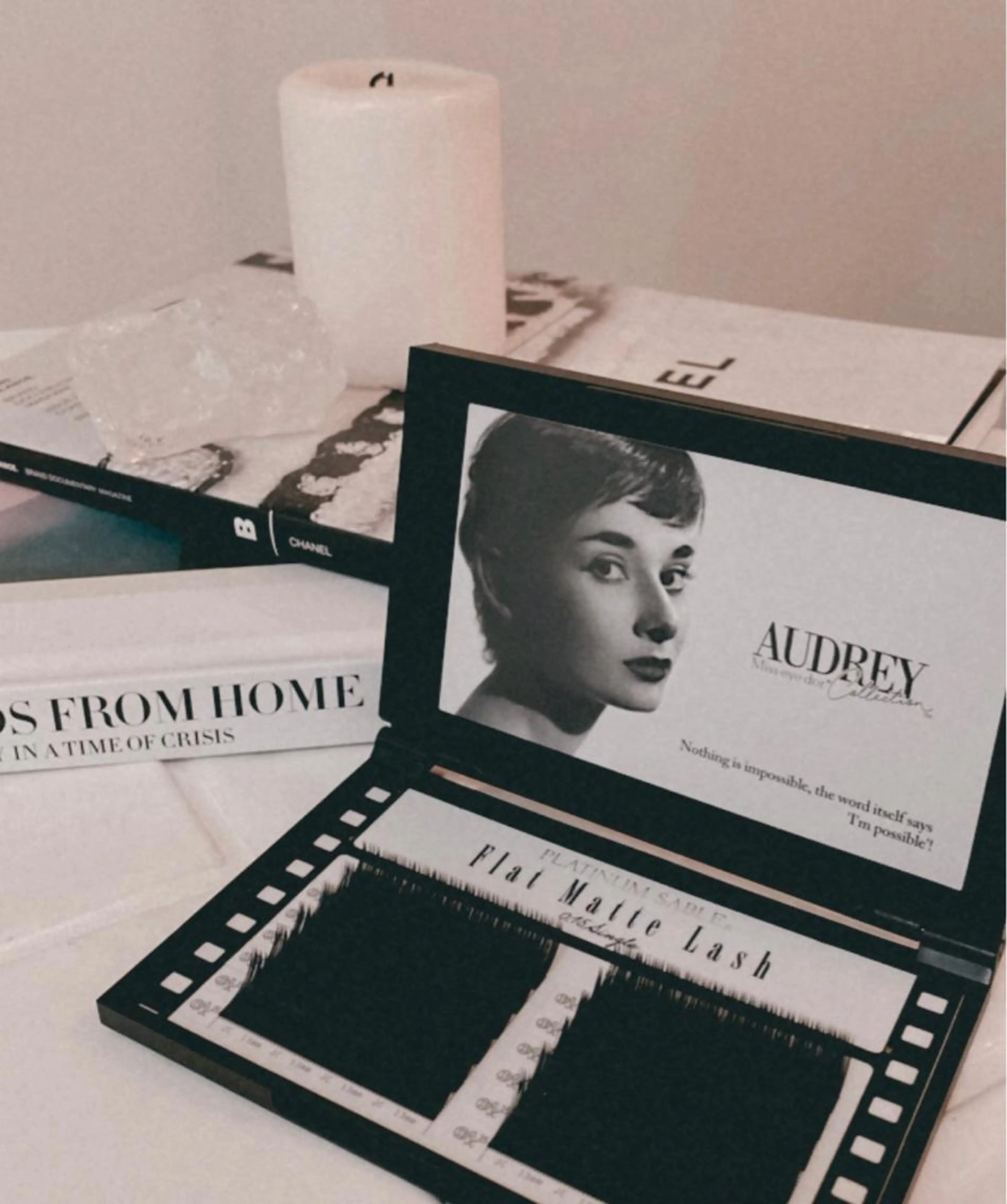 【7/31 18:00限定デビュー直前無料モデル様募集‼️】超軽量プラチナセーブルマツエク80本(他店リペア不可)の写真