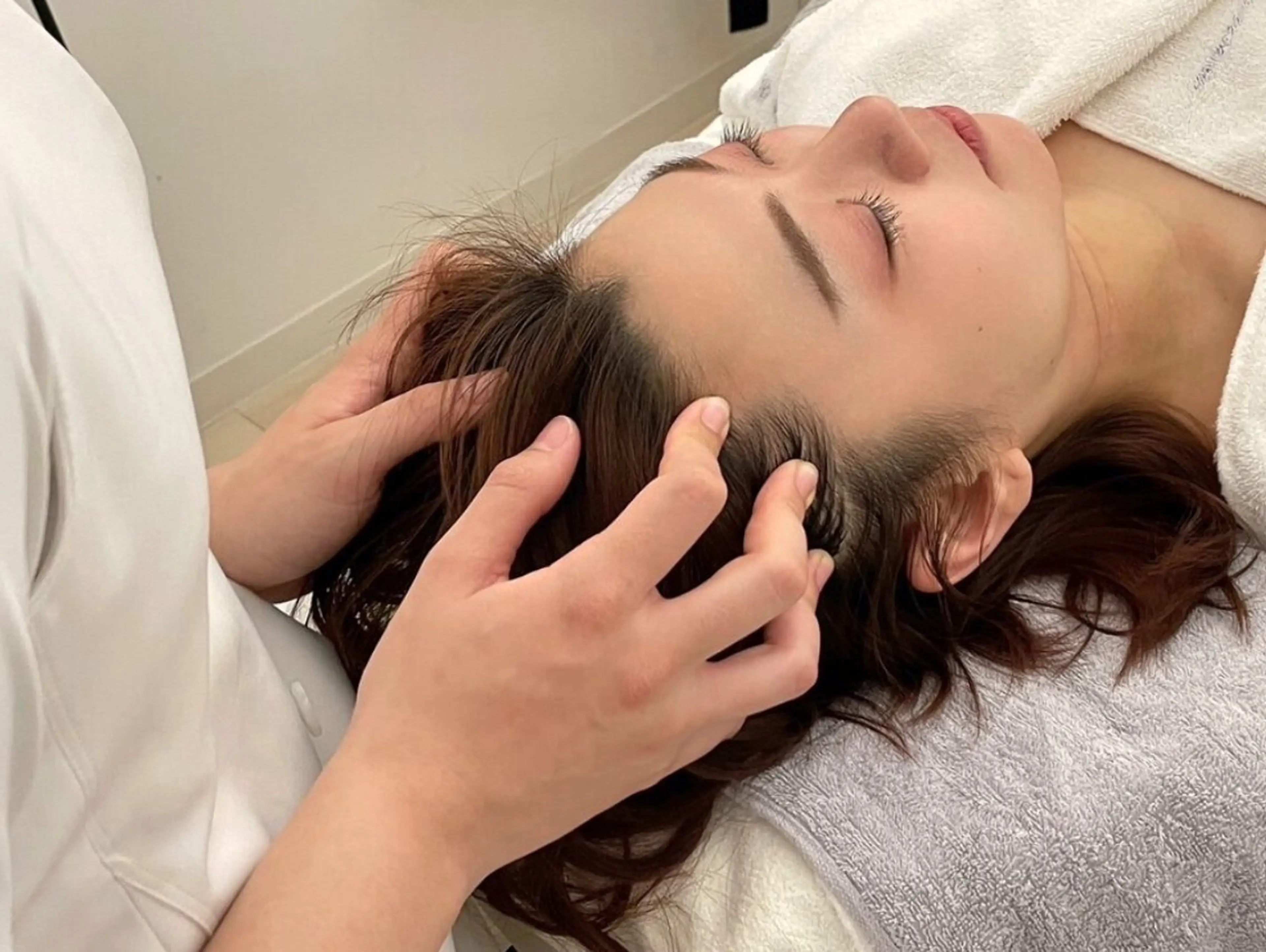 【minimo限定】お疲れ解消🌿ヘッドケアで頭も目元・フェイスラインもスッキリ✨＋プチ本格フェイシャルエステ約50分の写真