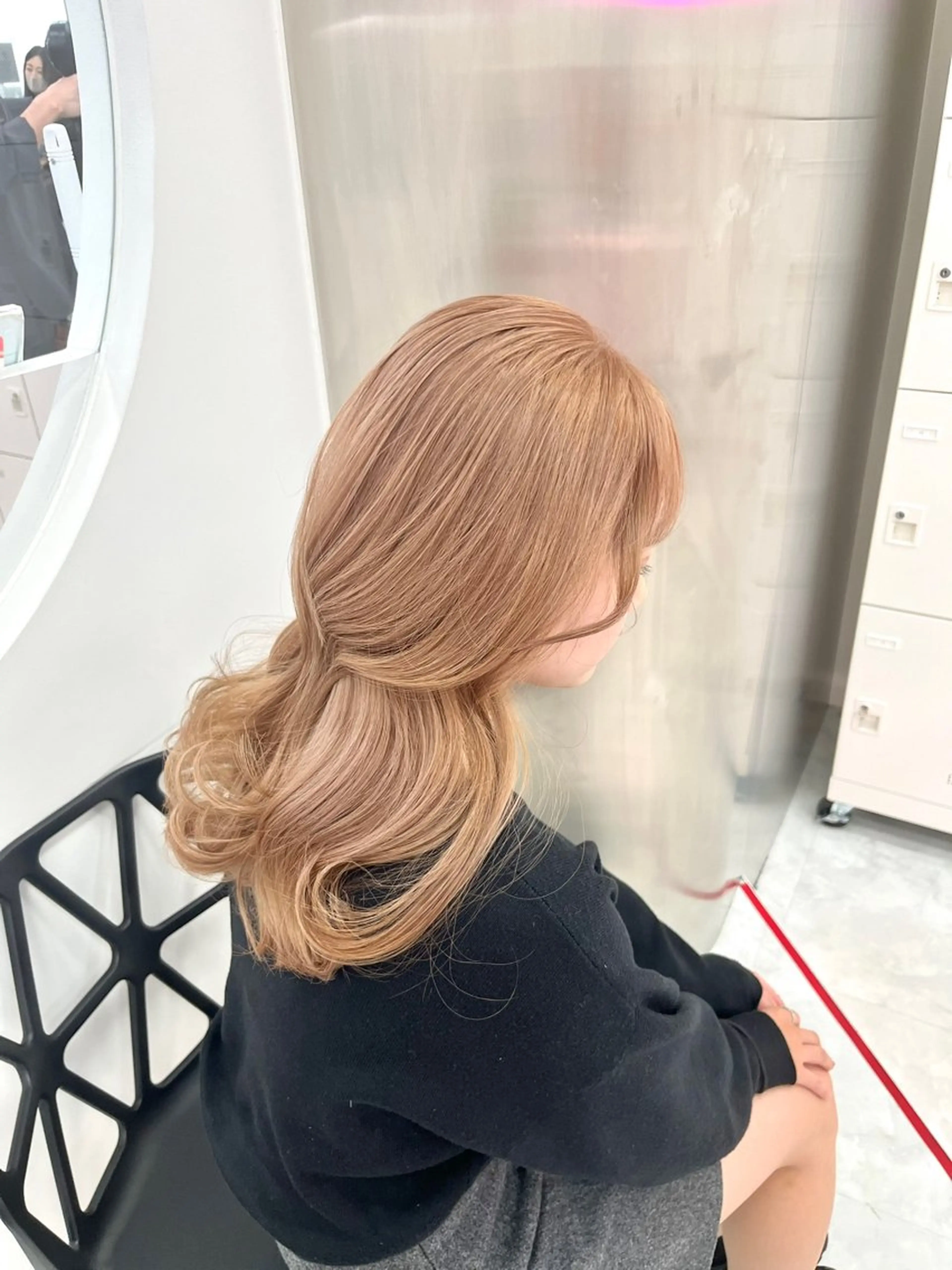 ロング ヘアカラー トリートメント ヘッドスパ ヘアセット ❤︎ワンホンガーリー なハイトーンヘア❤︎のヘアスタイル