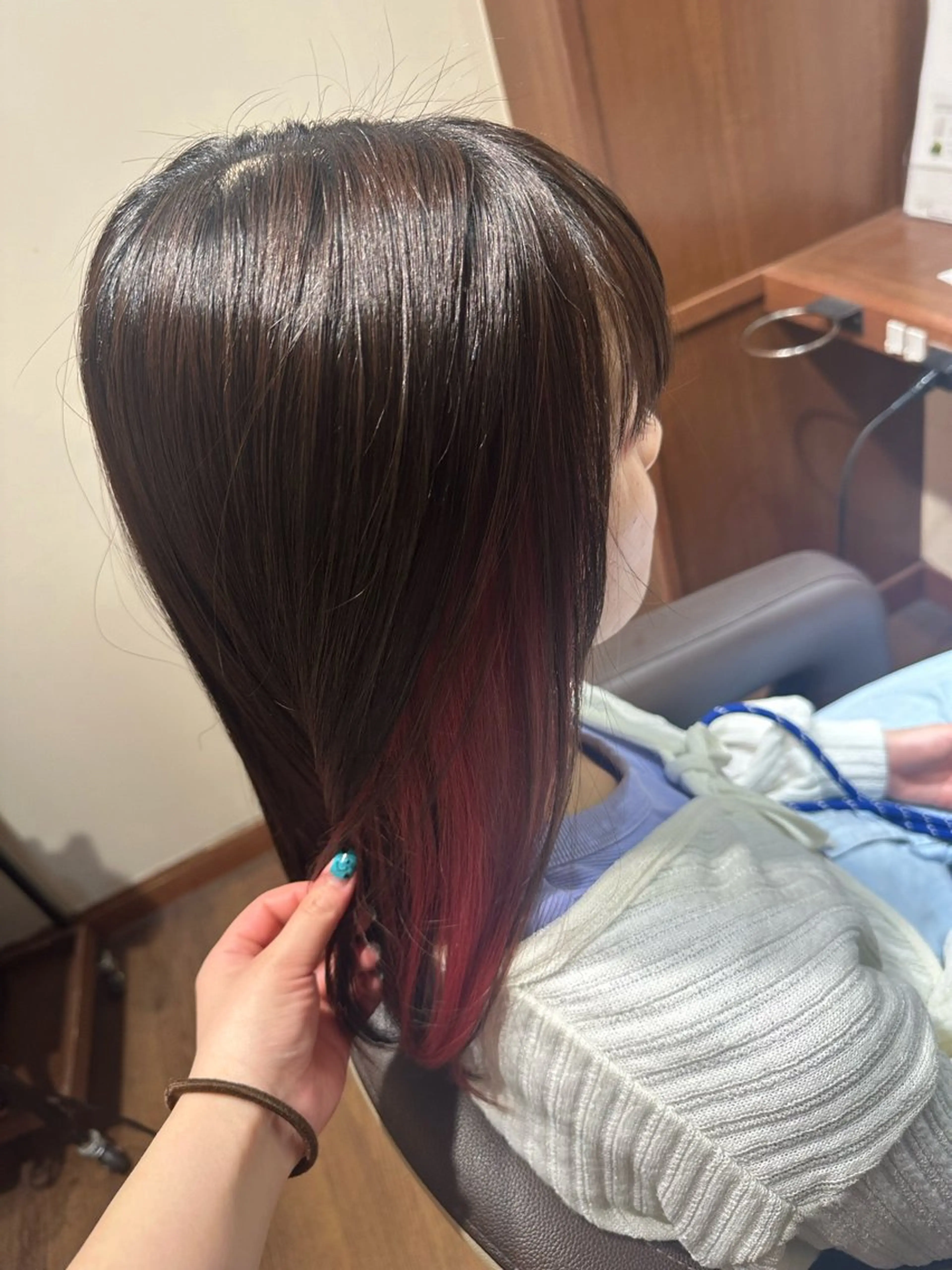 セミロング カラー インナーカラー ピンクカラー ヘアカラー トリートメント RINA .のヘアスタイル