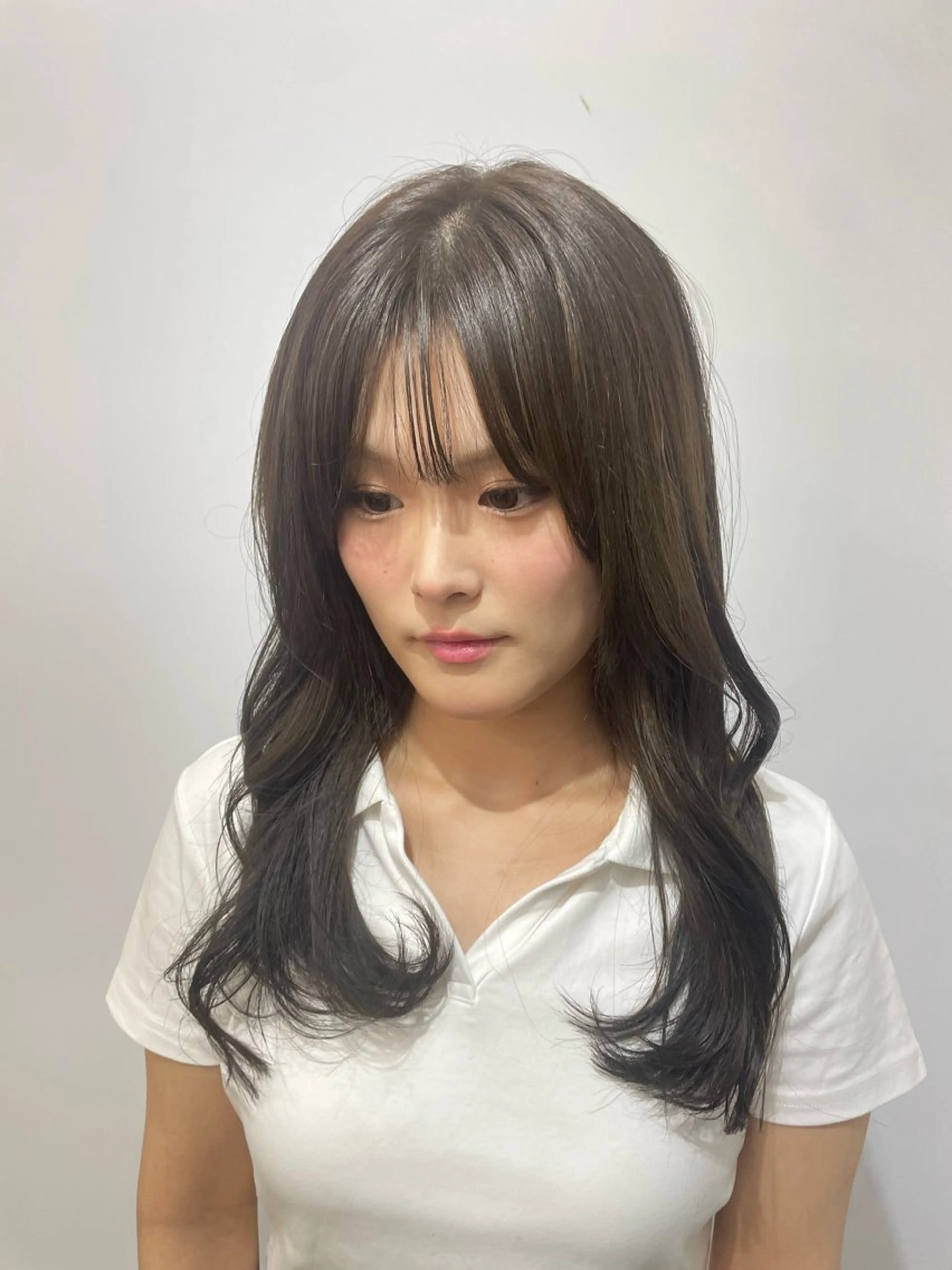 セミロング レイヤーカット 𝙃𝘼𝙍𝙐🎀 韓国×エクステのヘアスタイル