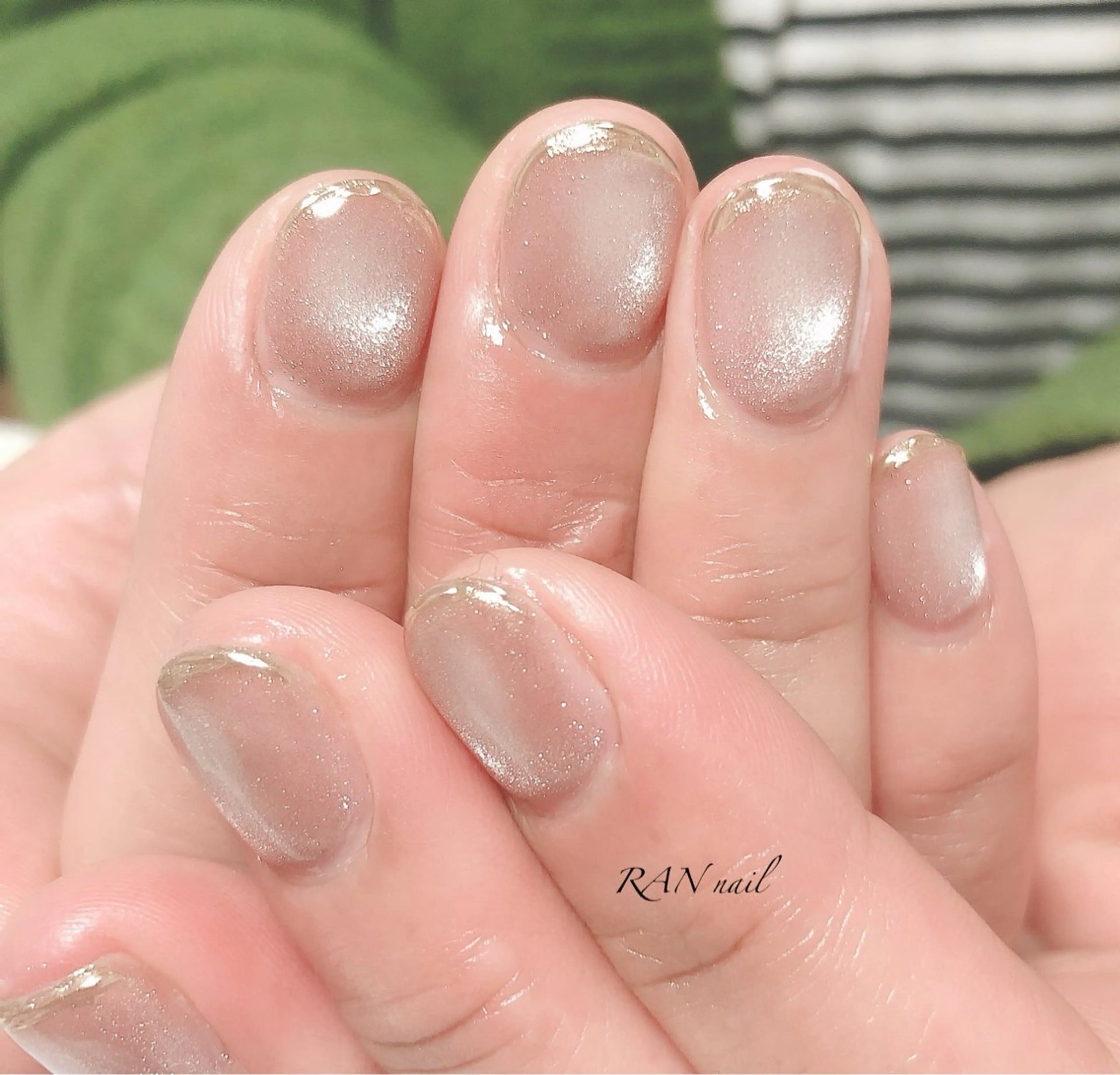 ネイル 成人式 ゴールド マグネットネイル オフィスネイル ピンク ハンドネイル フットネイル RAN nail 〜ランネイル〜所属・RAN nailのネイルデザイン