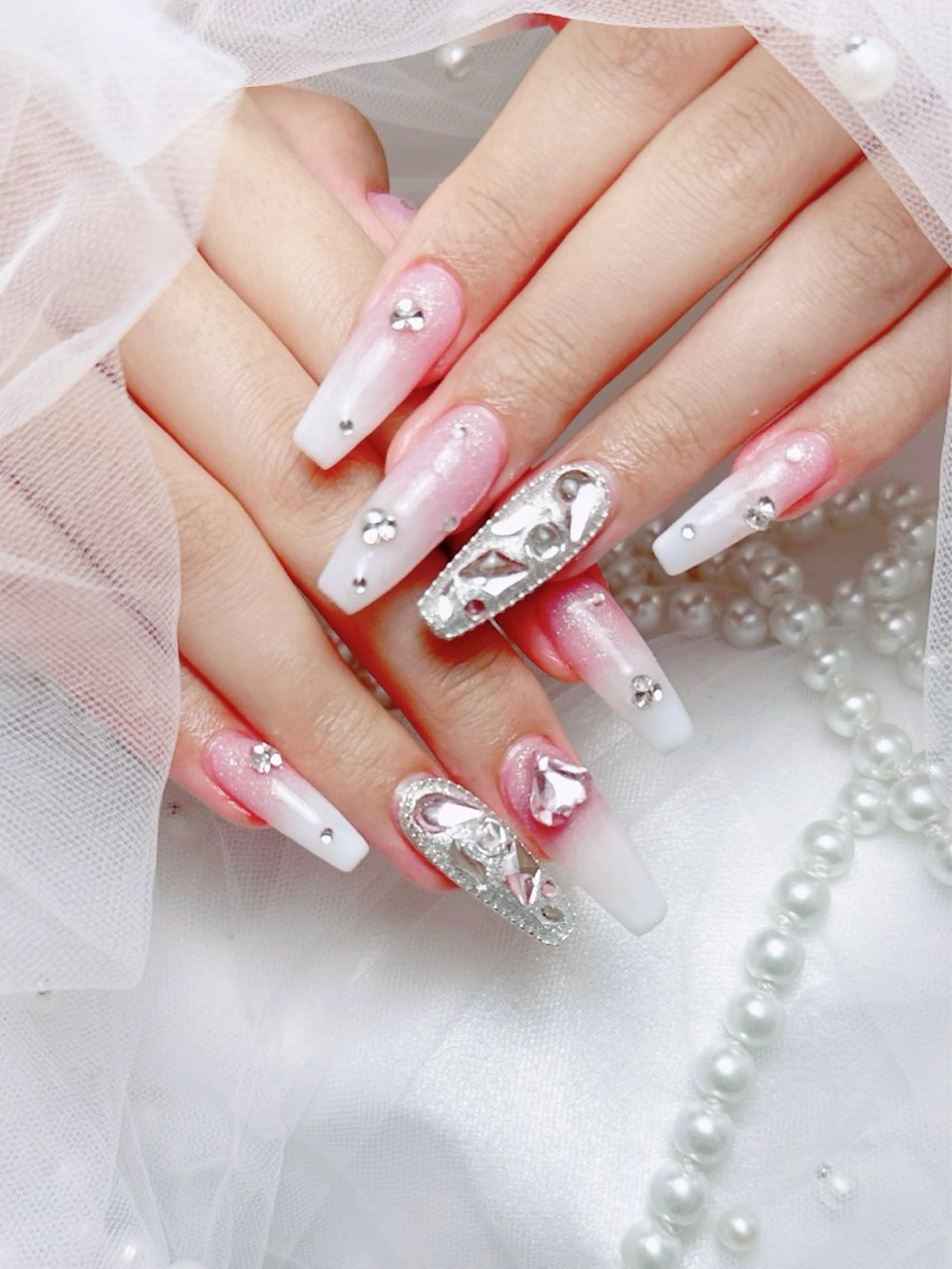 ネイル フレンチネイル ハート 韓国ネイル マグネットネイル マグネットフレンチ ハンドネイル ネイルサロン lotusのネイルデザイン