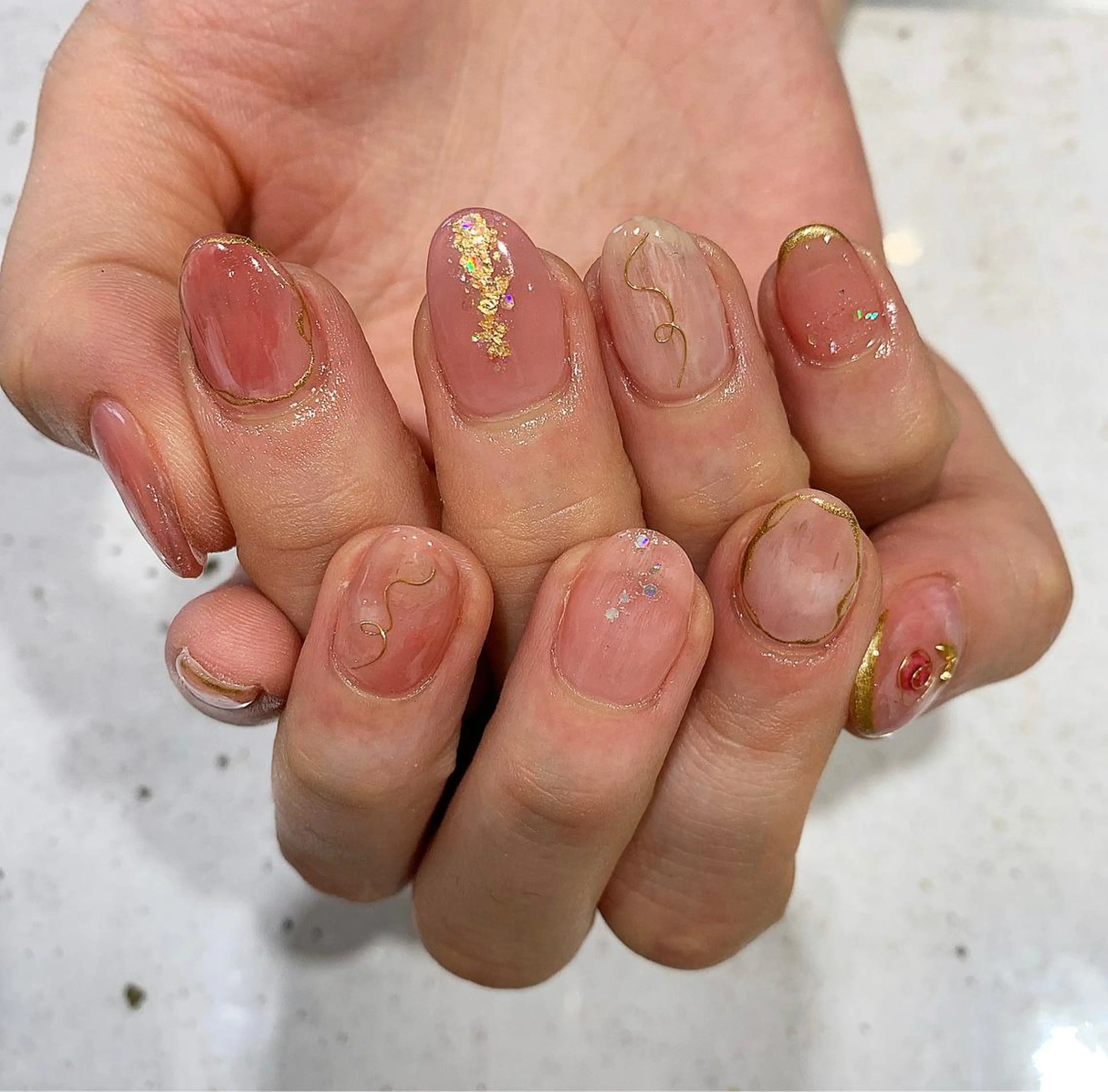 ネイル ニュアンスネイル ピンク ハンドネイル 佐藤 穂乃香のネイルデザイン