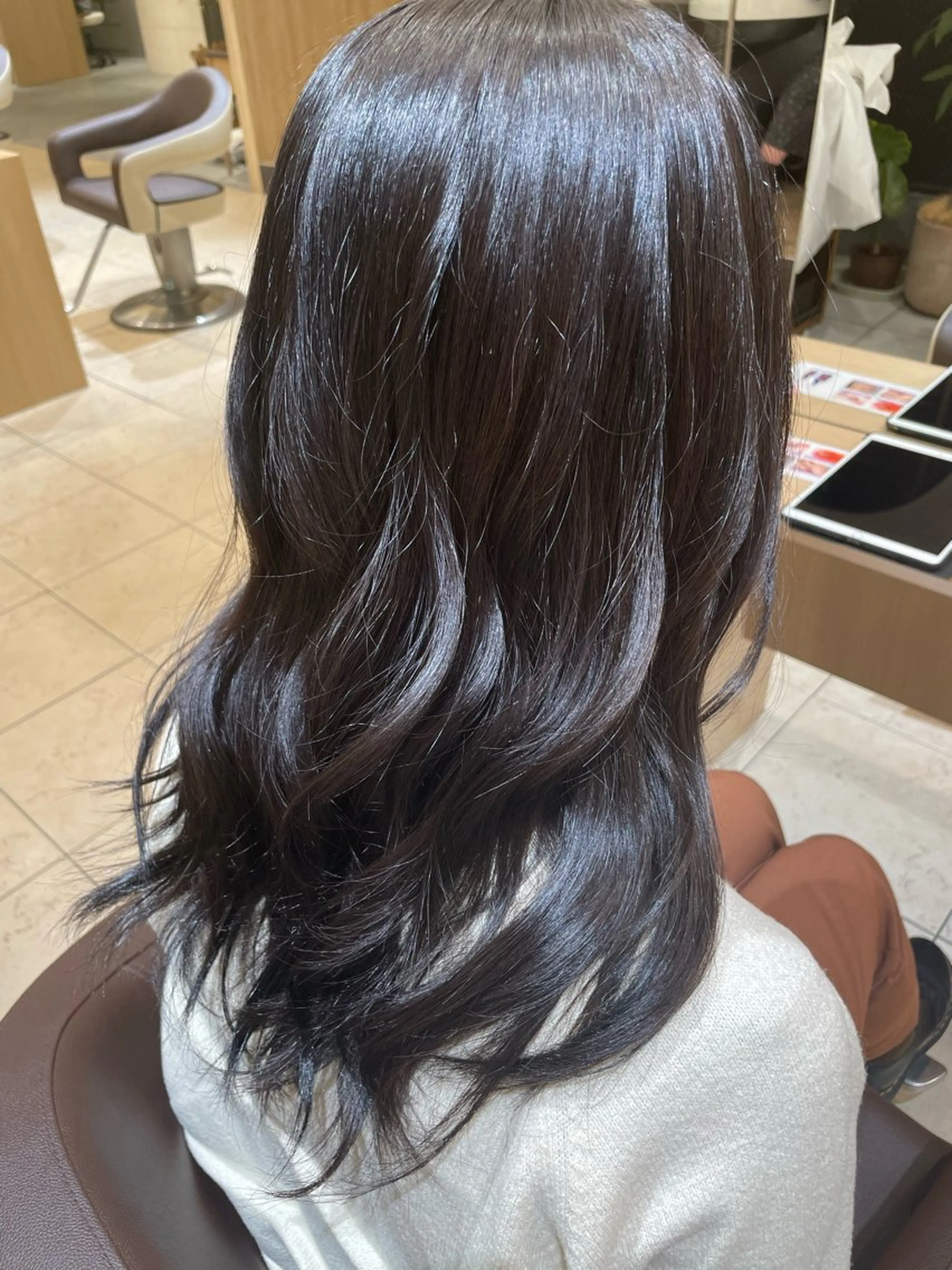 カラー アッシュ 畠山 莉緒のヘアスタイル