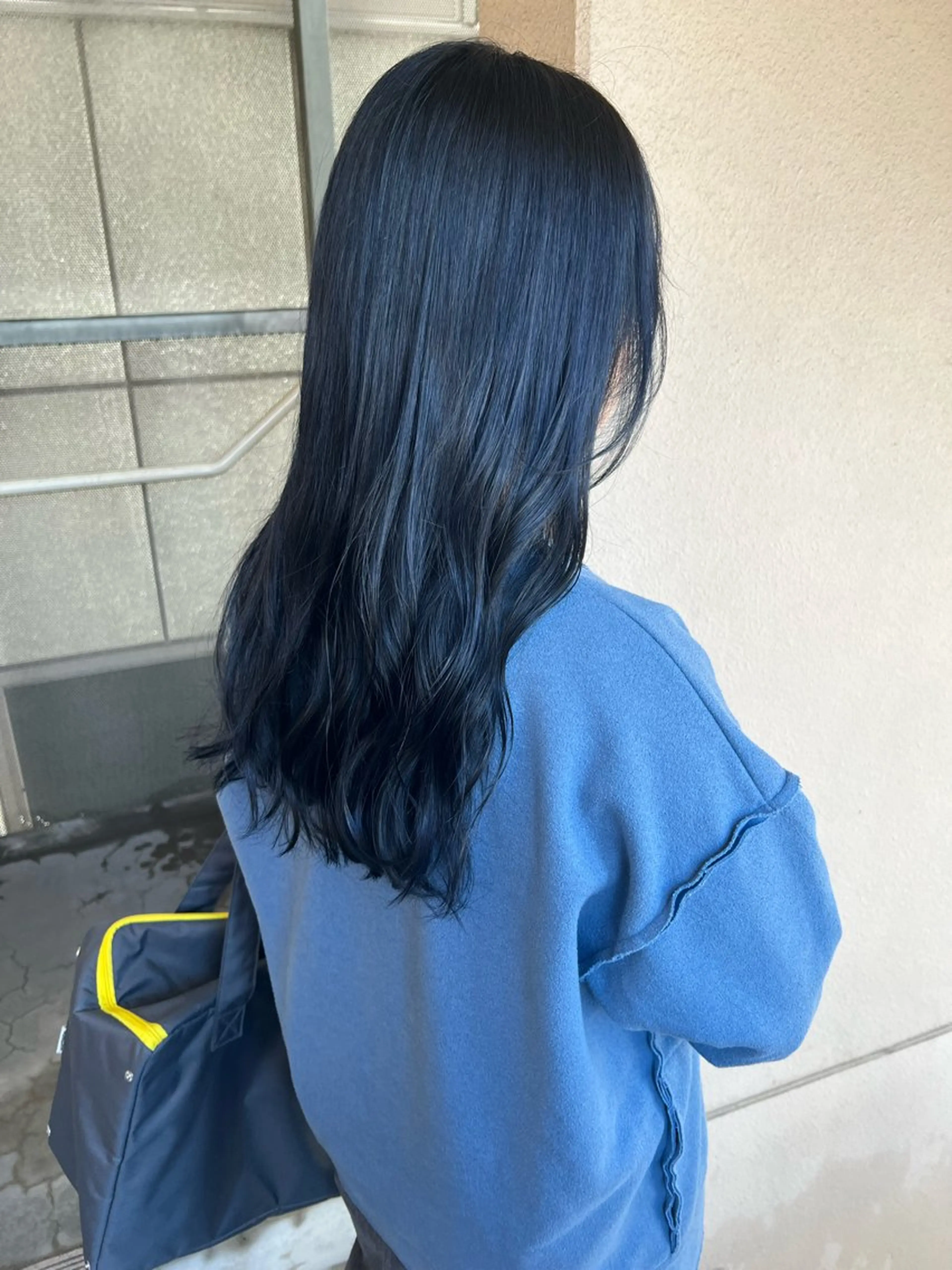 ロング カラー ブリーチ ブルーカラー ヘアカラー カラーパティシエ facce🌼ikoのヘアスタイル