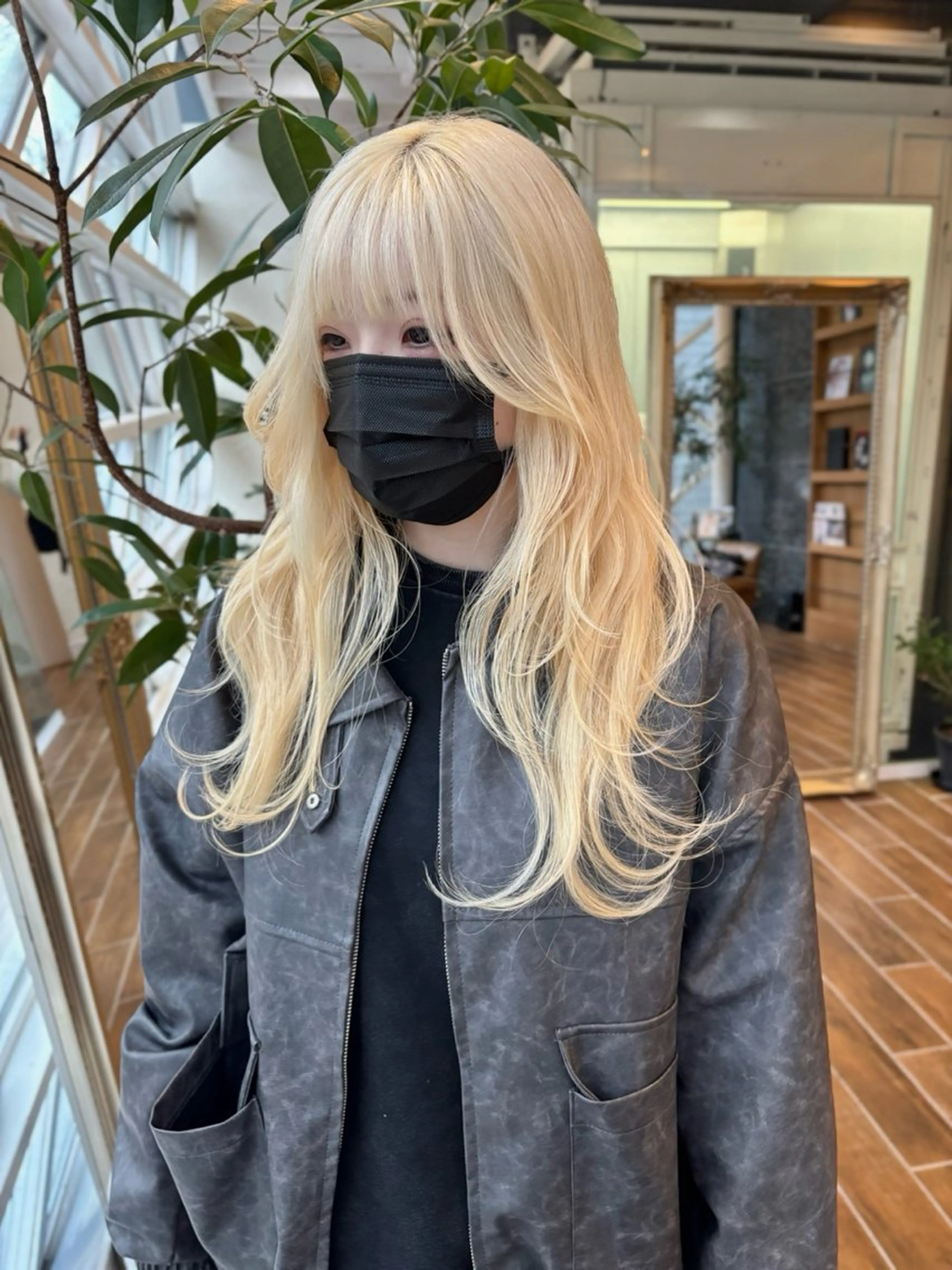 ロング カラー 抜きっぱなしブロンド ヘアカラー ハイトーン/デザイン カラー/るいのヘアスタイル