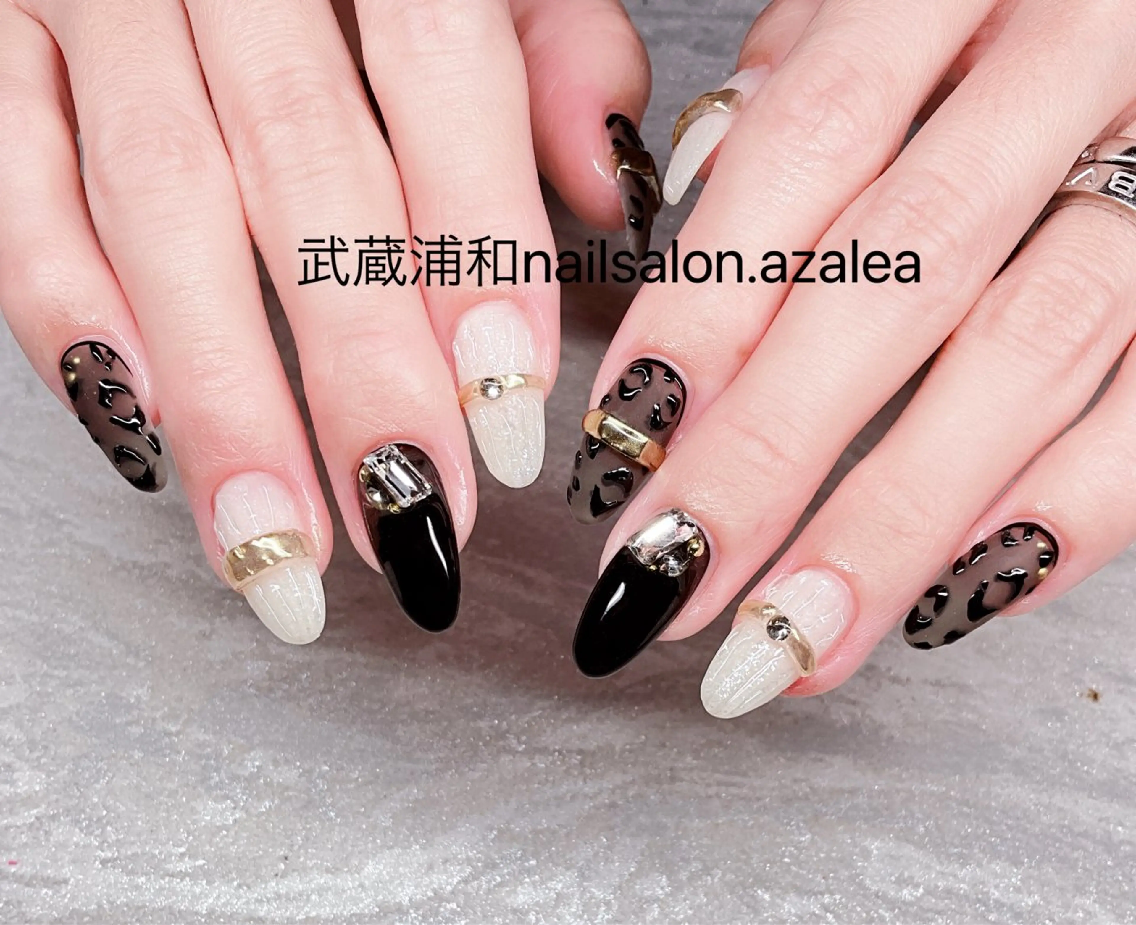 ネイル ハンドネイル R inのネイルデザイン