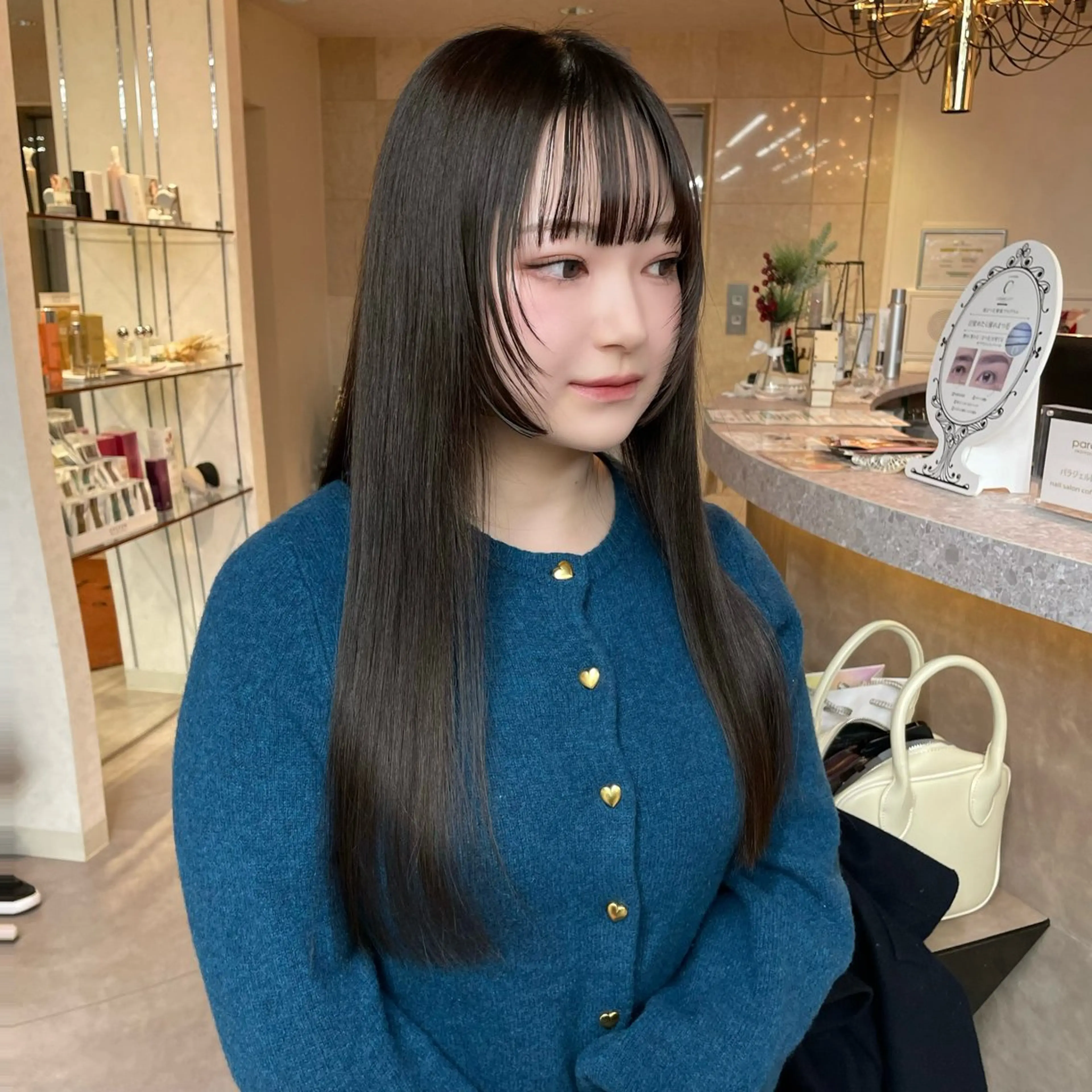 ロング カラー ベージュカラー ブリーチ ケアブリーチ ミルクティーベージュ ボブ トリートメント 透明感/ベージュ/ 艶髪/ボブ🫧門脇由のヘアスタイル