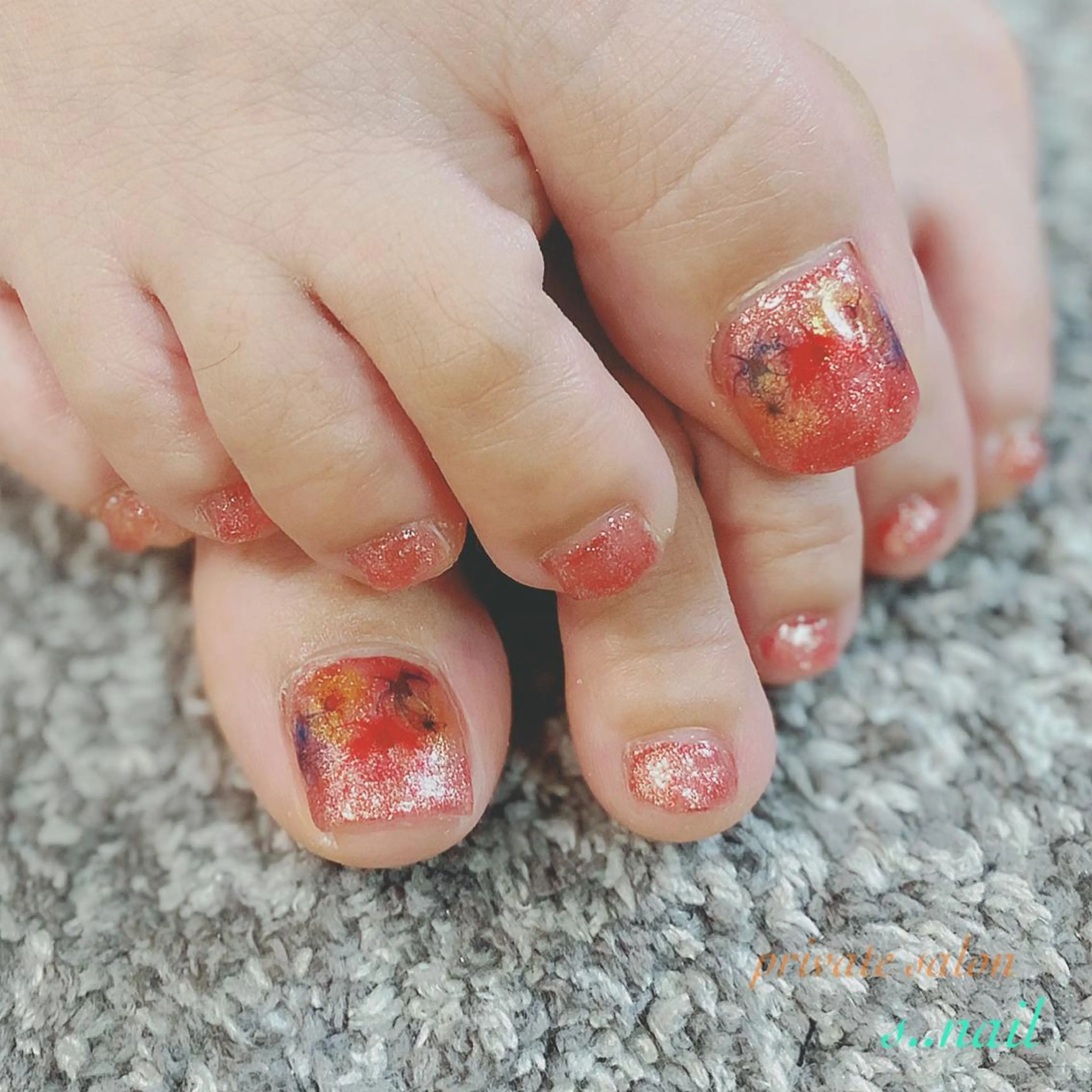 ネイル 赤色 ハンドネイル フットネイル s..nail / MORITAのネイルデザイン