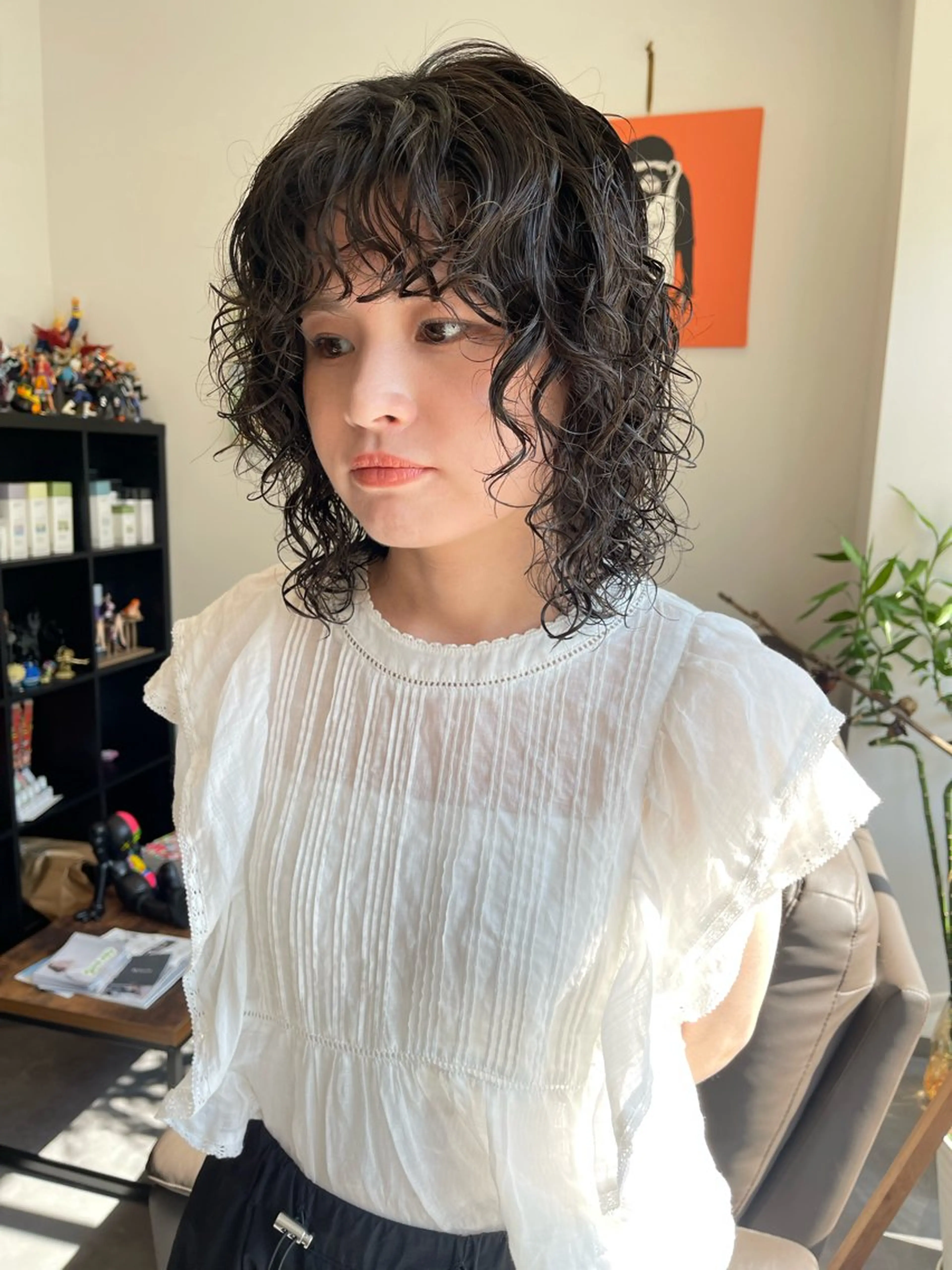 ミディアム カラー パーマ ミディアムパーマ スパイラルパーマ カット パーマ アトム/ウルフ パーマ/レイヤーのヘアスタイル