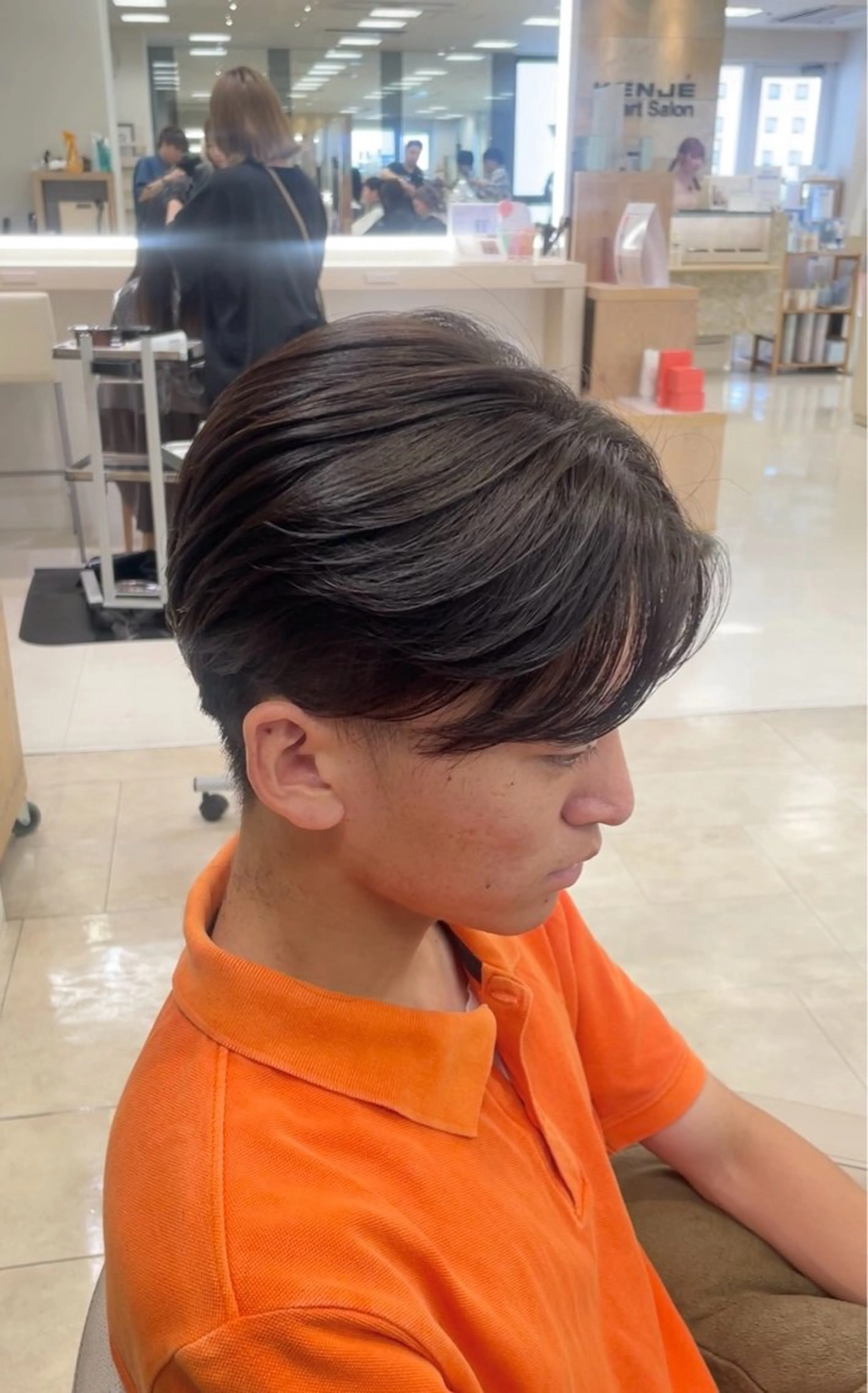 メンズ センターパート職人 ‪✂︎‬ トモキのヘアスタイル