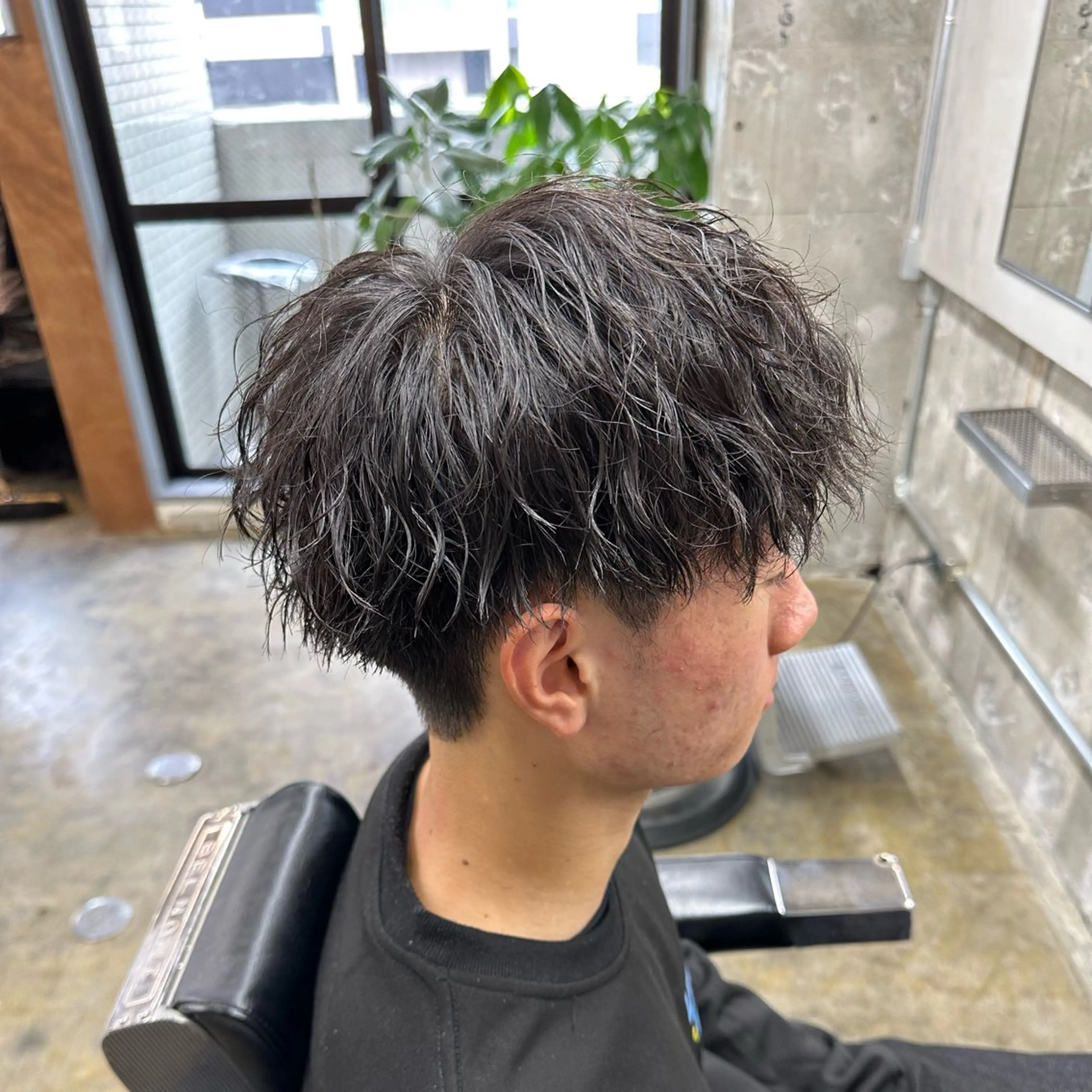 メンズ メンズパーマ特化サロンLond LOGAN所属・SEIYA メンズパーマ職人のヘアスタイル