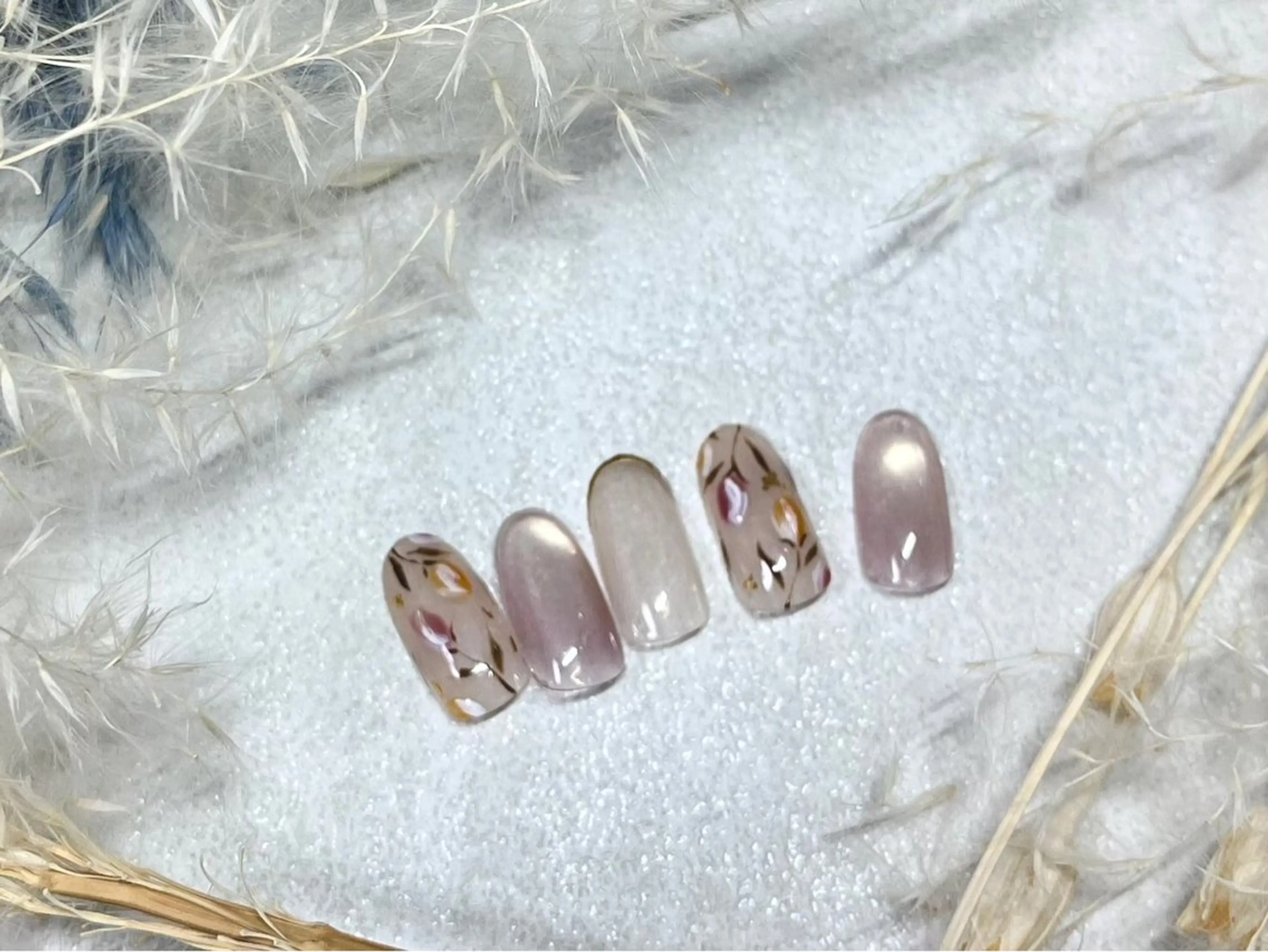 ネイル オーロラネイル フットネイル フレンチネイル ジェルネイル マグネットネイル ハンドネイル kiki nail &brow二子玉川の眉毛・アイブロウイメージ