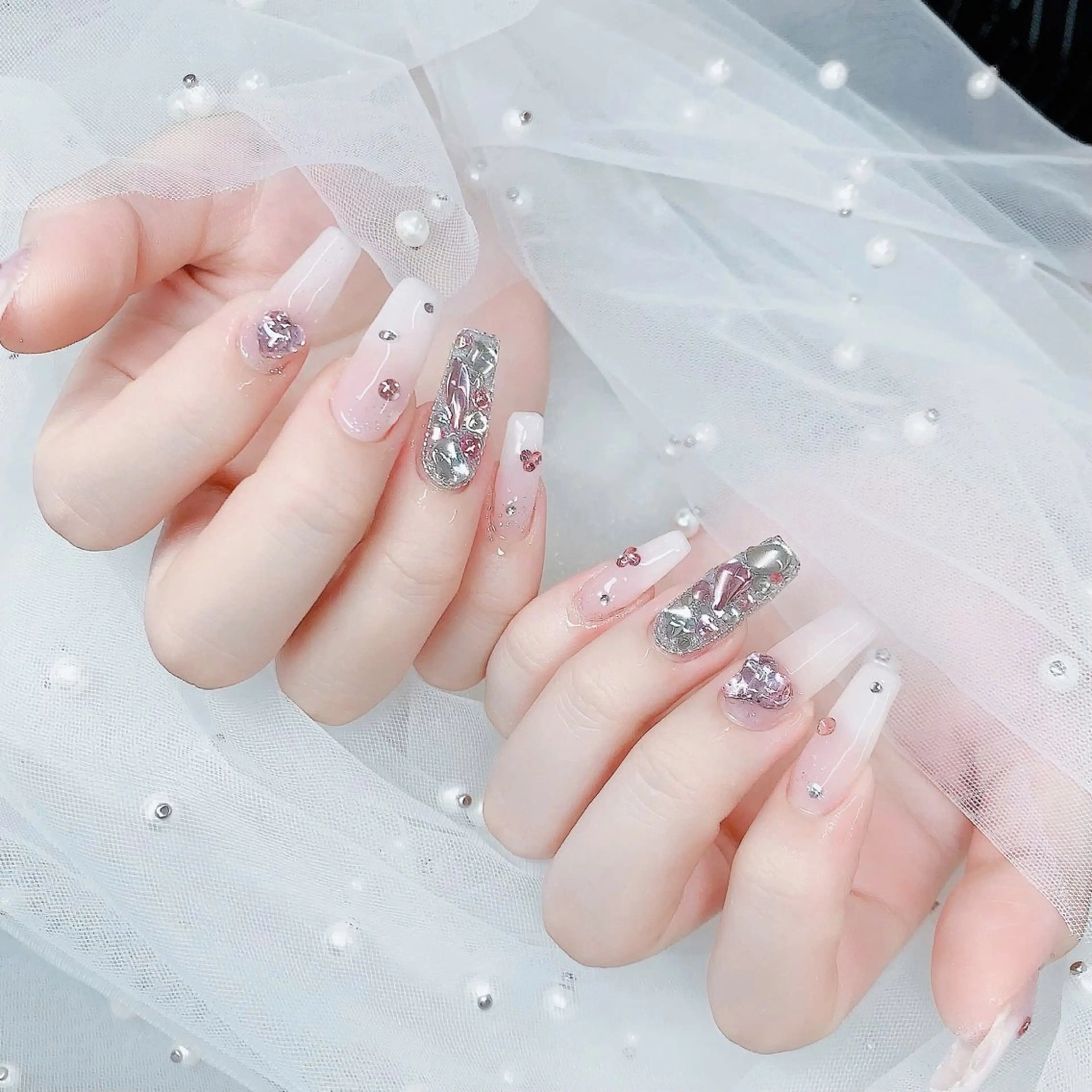 ネイル アートネイル クリアネイル フレンチネイル ガーリー キラキラネイル ハンドネイル モリ アユミのネイルデザイン