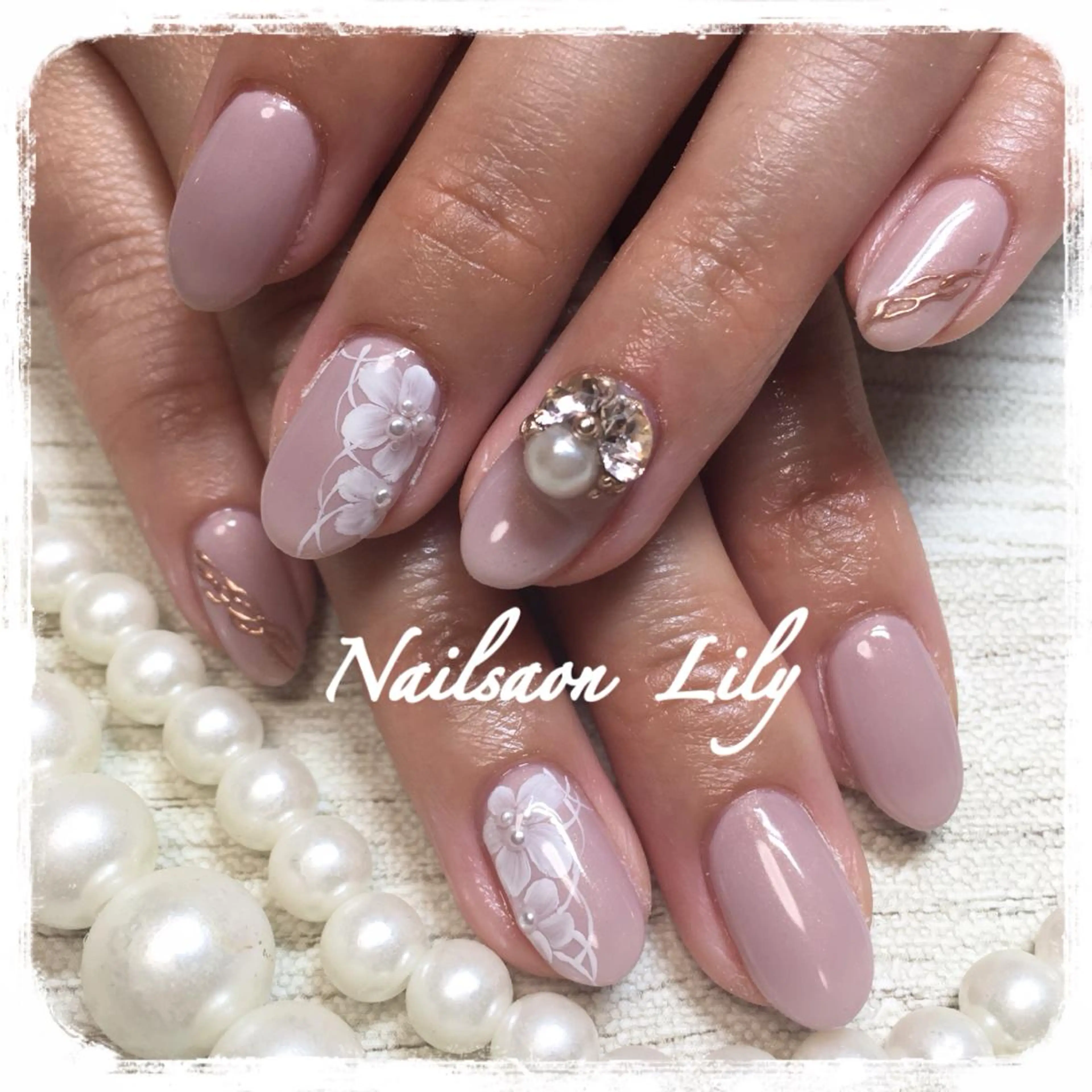 ネイル フラワーネイル Nailsalon Lilyのネイルデザイン
