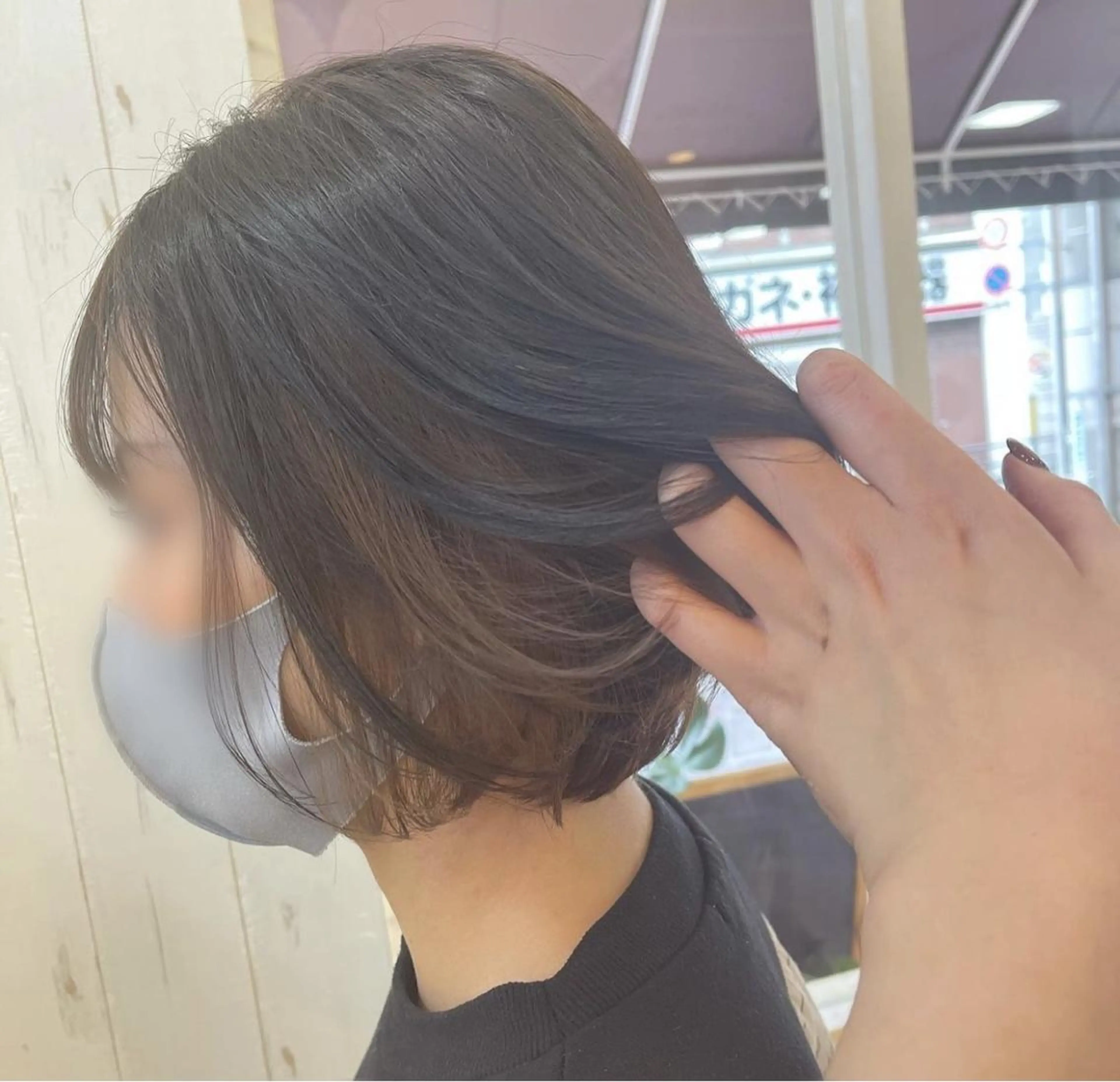 ショート カラー ベージュカラー インナーカラー ミルクティーベージュ ヘアカラー トリートメント &chaLme   心斎橋所属・emi/髪質改善/ 韓国風/艶カラーのヘアスタイル