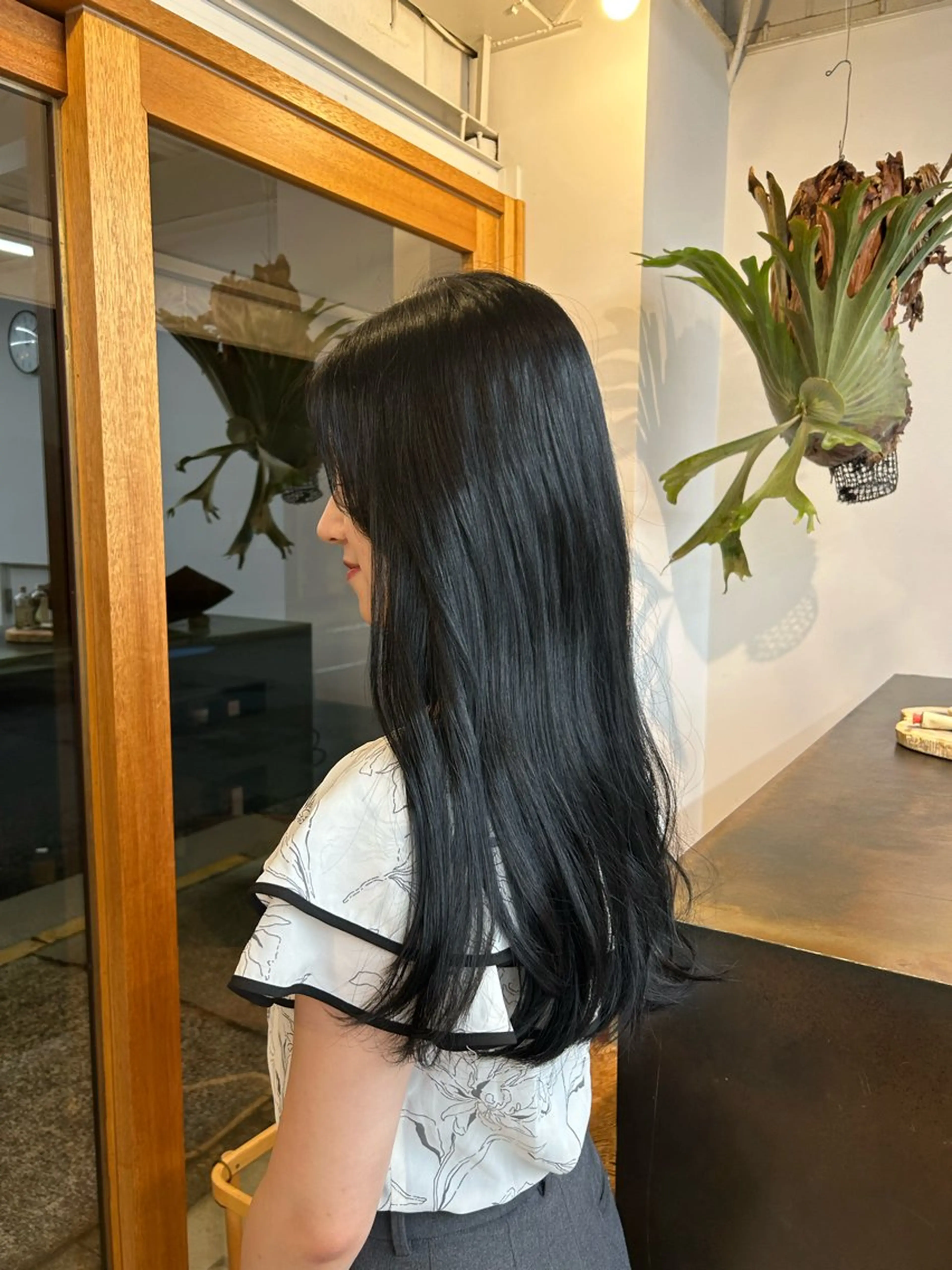 カラー アベ コハルのヘアスタイル