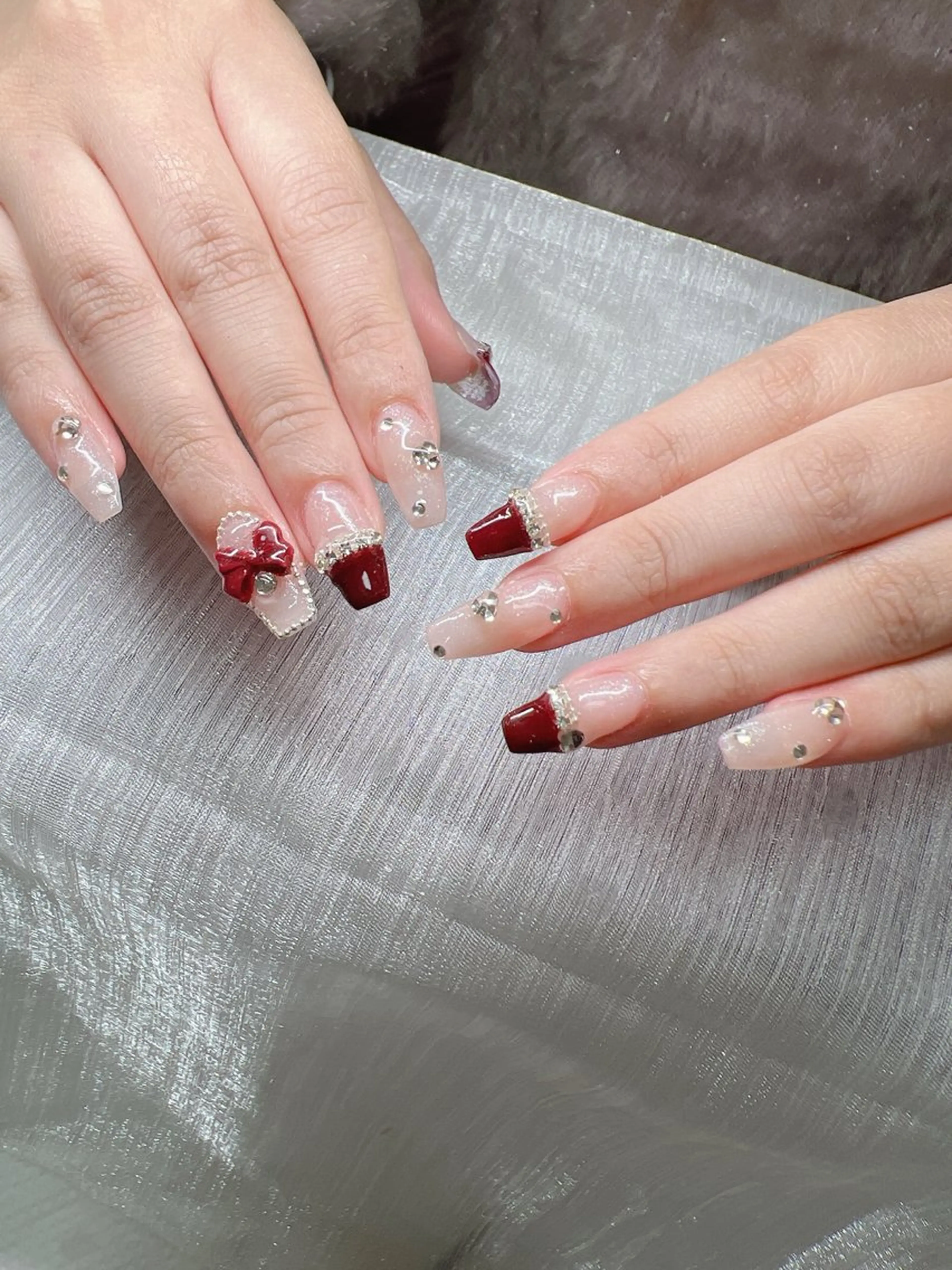 ネイル オーロラネイル チークネイル 長さ出し フットネイル フレンチネイル Lee Nailsのネイルデザイン