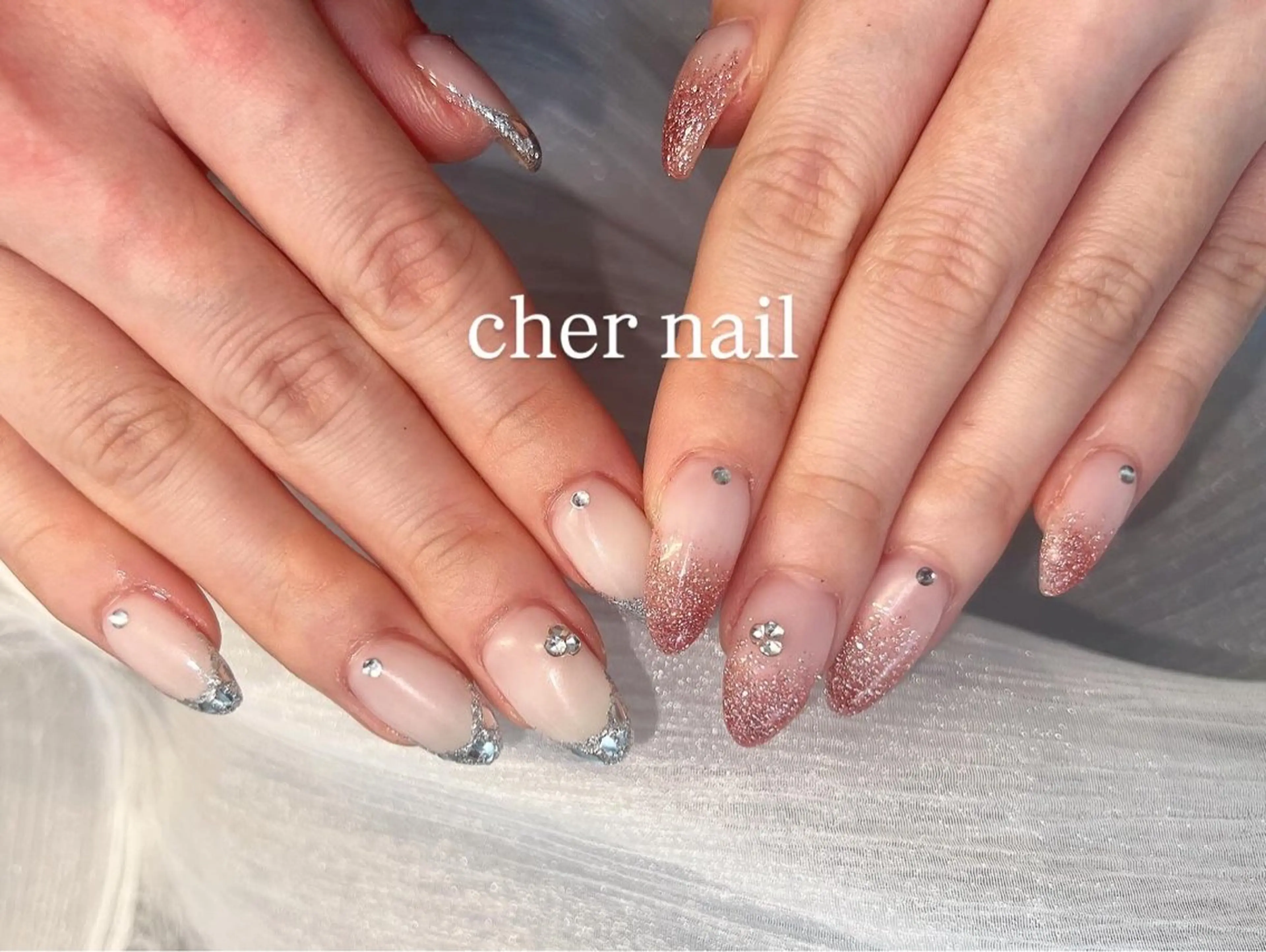 ネイル フレンチネイル ガラスフレンチ ラメ(グリッター) ラメグラデーション ハンドネイル CHER NAIL(シェルネイル)所属・cher loydのネイルデザイン