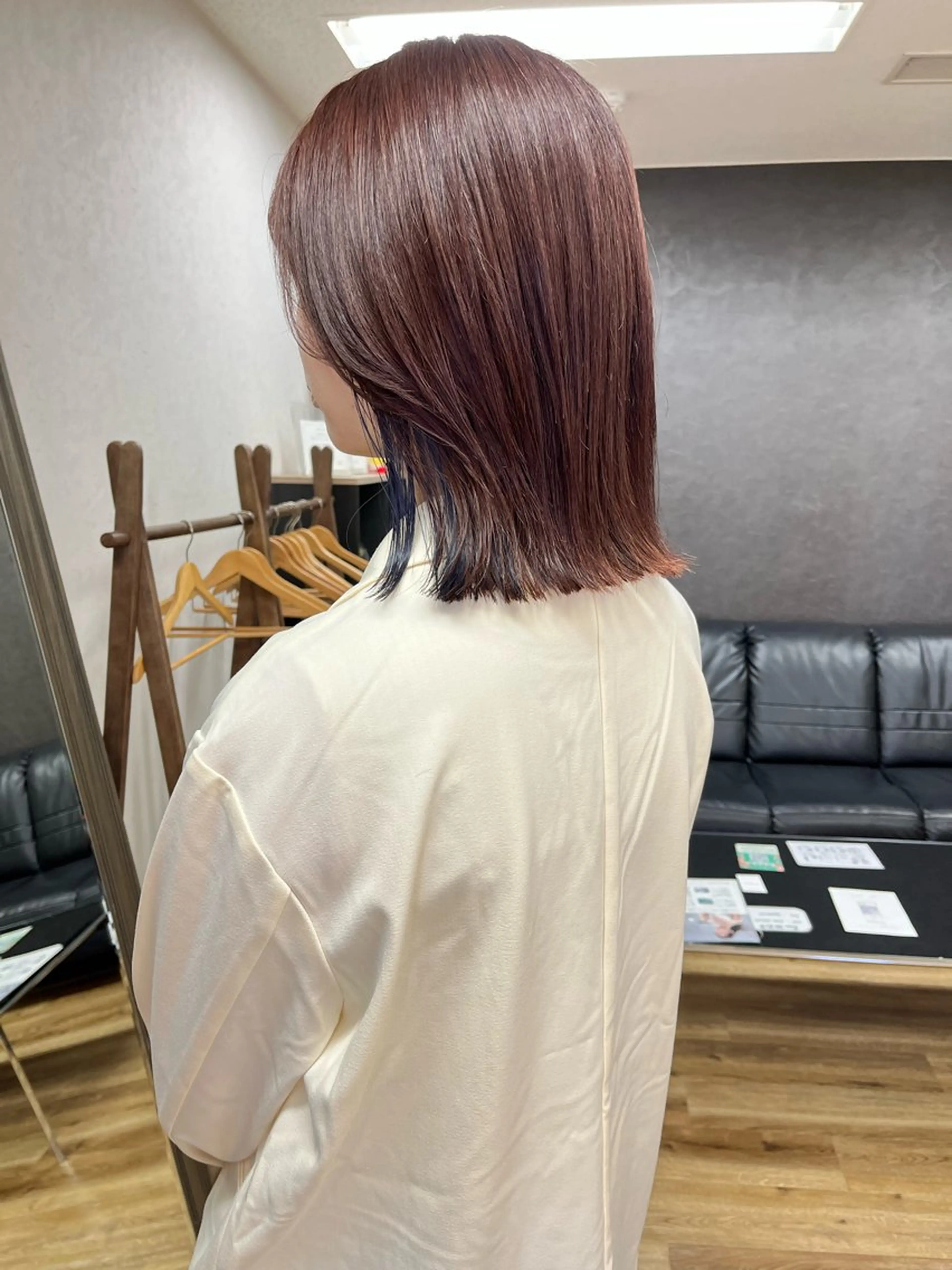 ミディアム インナーカラー ／レイヤー🦋ルイのヘアスタイル