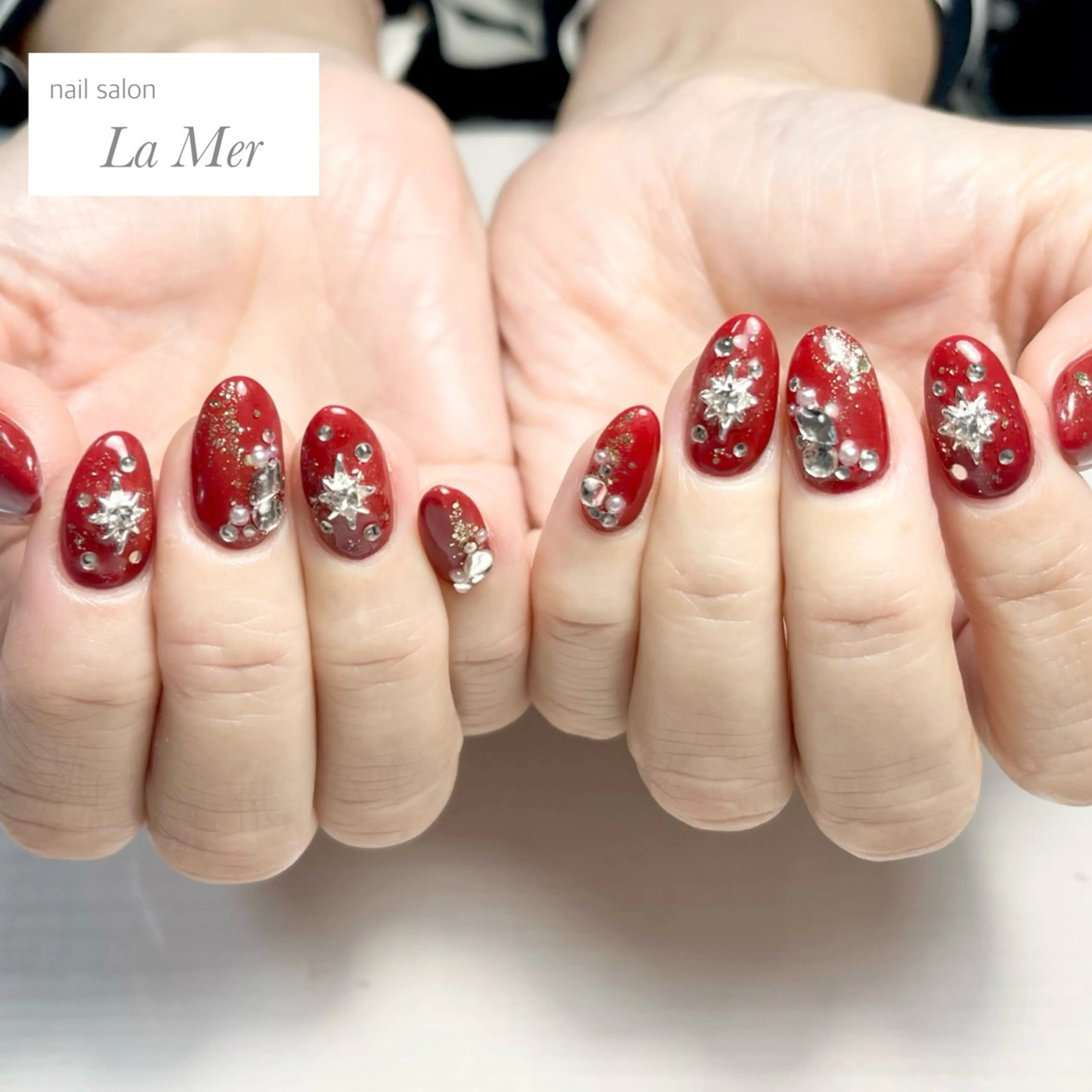 ネイル ボルドー ゴールド キラキラネイル 持ち込み シルバー nailsalon La Merのネイルデザイン