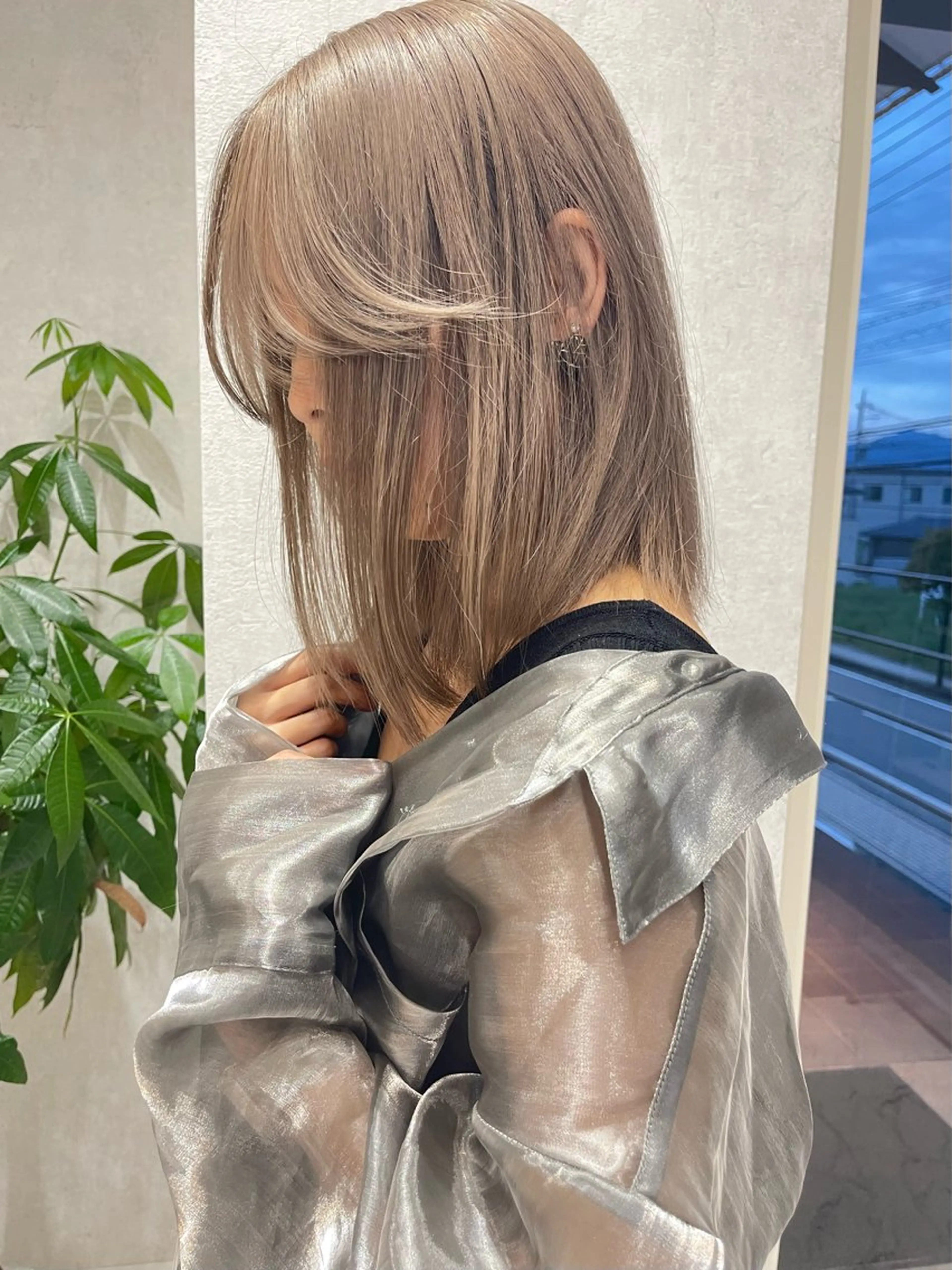 ミディアム カラー ヘアアレンジ バレイヤージュ デザインカラー ハイライトカラー 外国人風カラー ハイライト カット ヘアカラー トリートメント アンドウ ユウ/ レイヤーカット/韓国のヘアスタイル