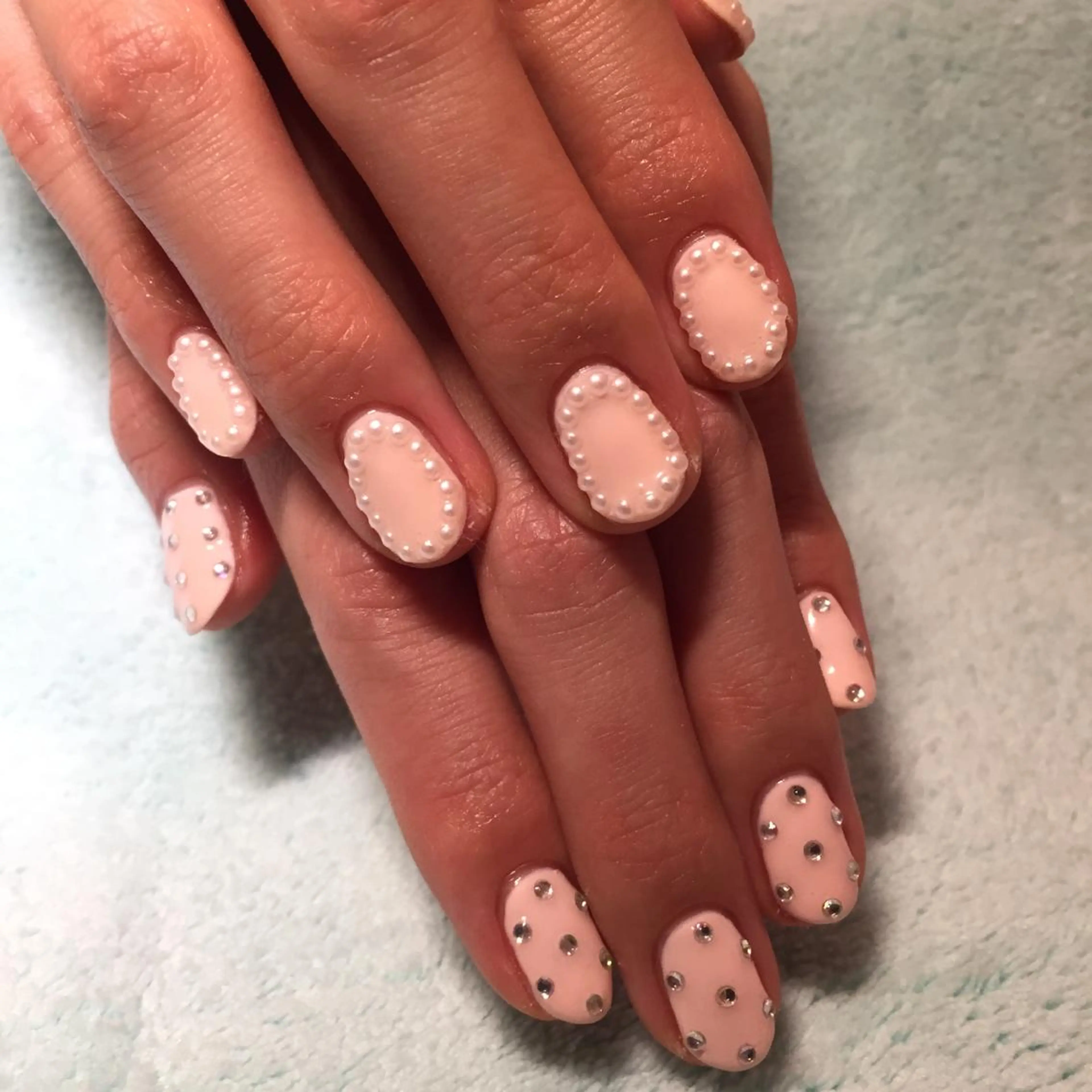 ネイル ピンク BANBINANAIL所属・イリネコ マリのネイルデザイン