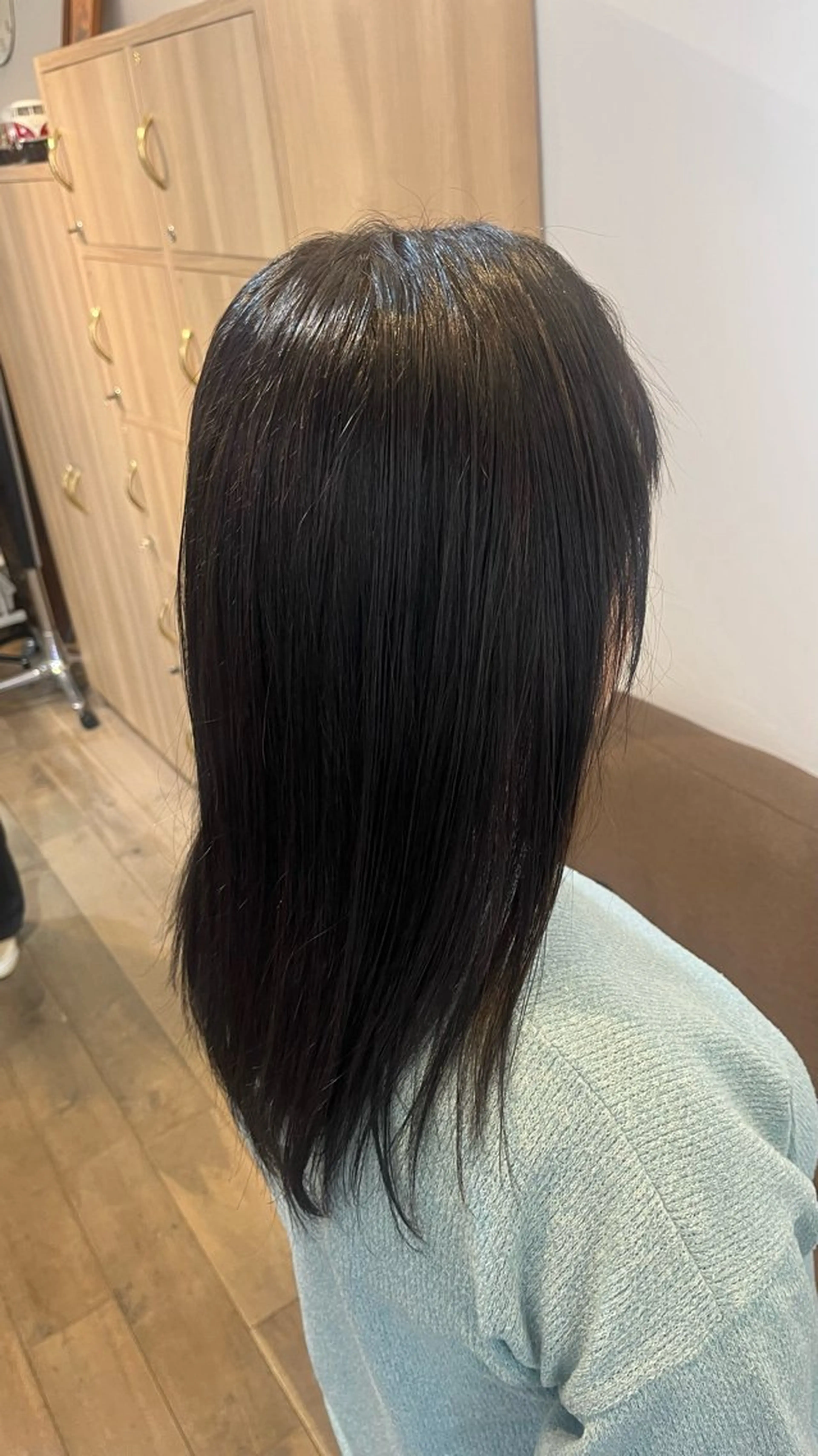 セミロング 黒滝 真歩のヘアスタイル